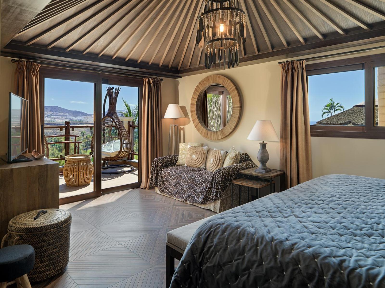 2 Bedroom Lagoon Villa