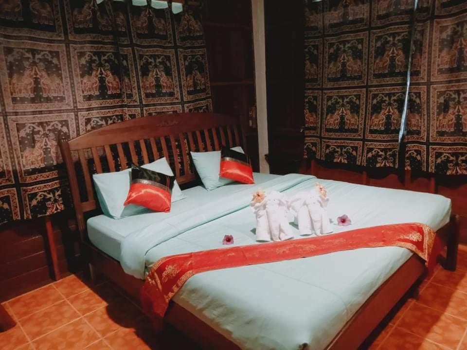 Queen Room with Garden View - Photo 29