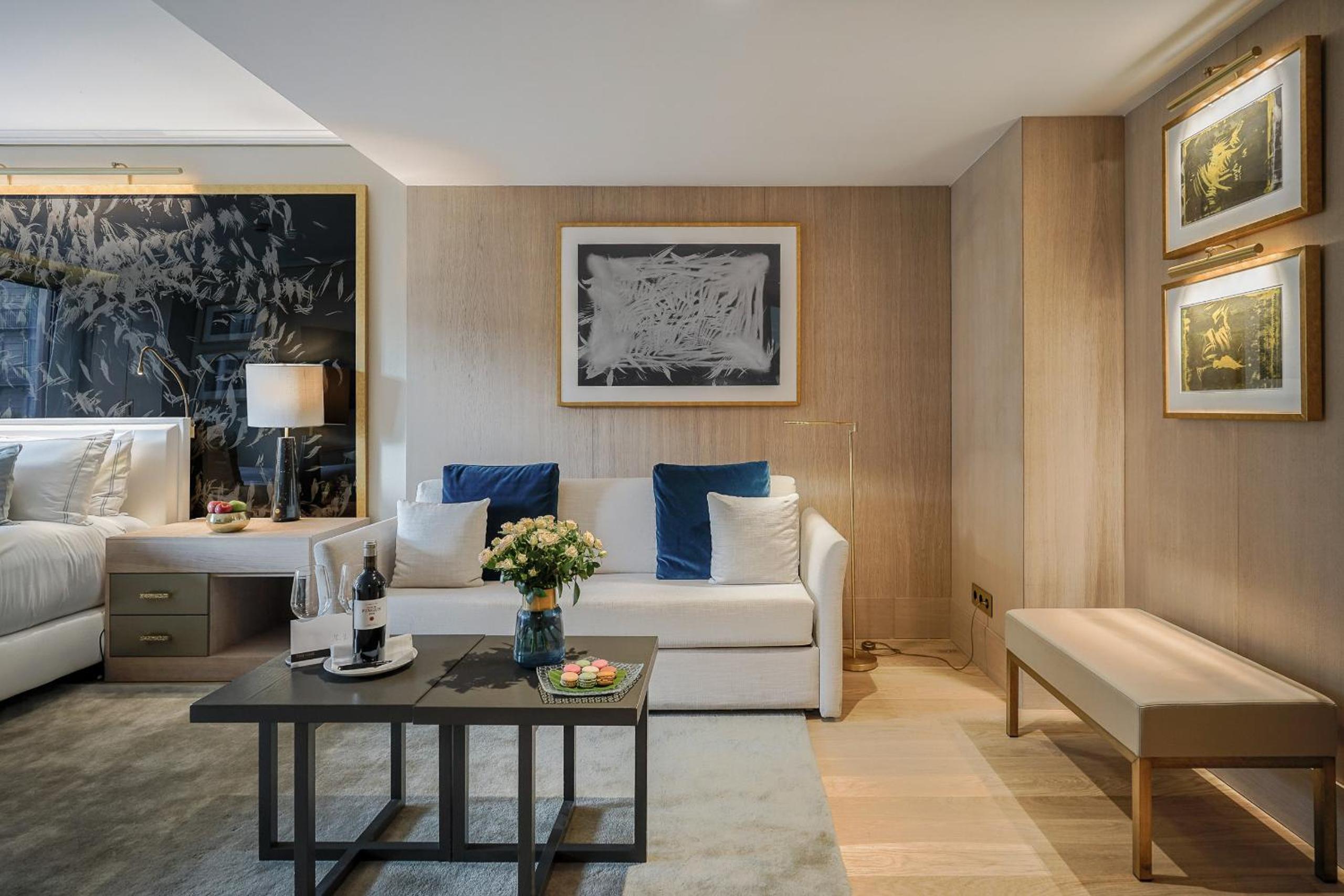 Junior Suite (2 Adults + 2 Children)