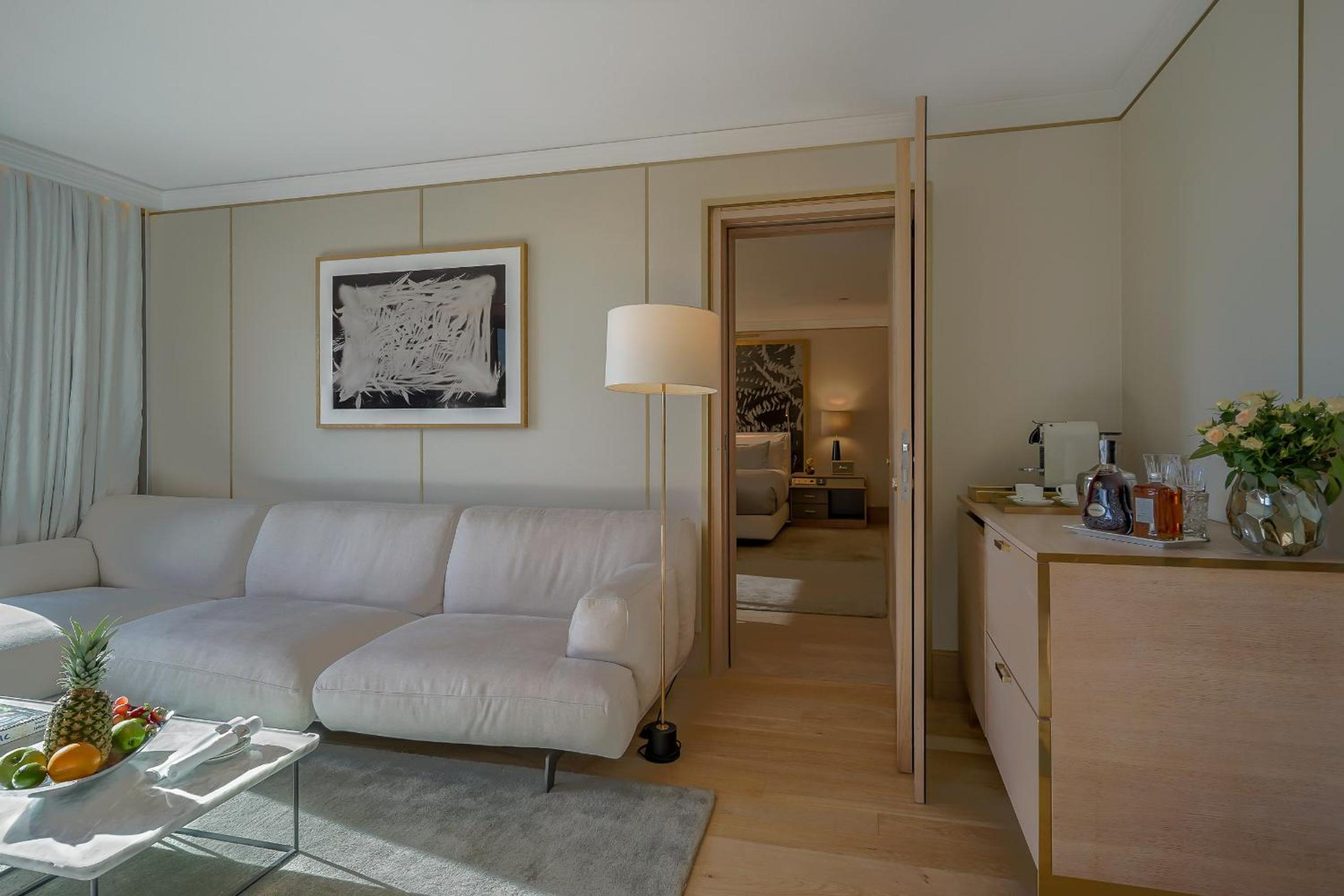 Luxury Suite with City View