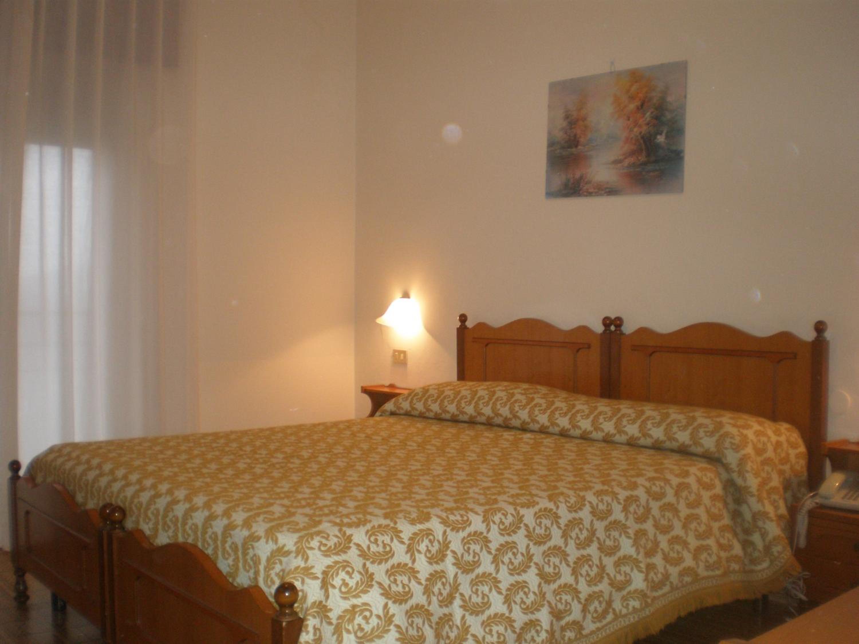 Economy Double Room photo 1