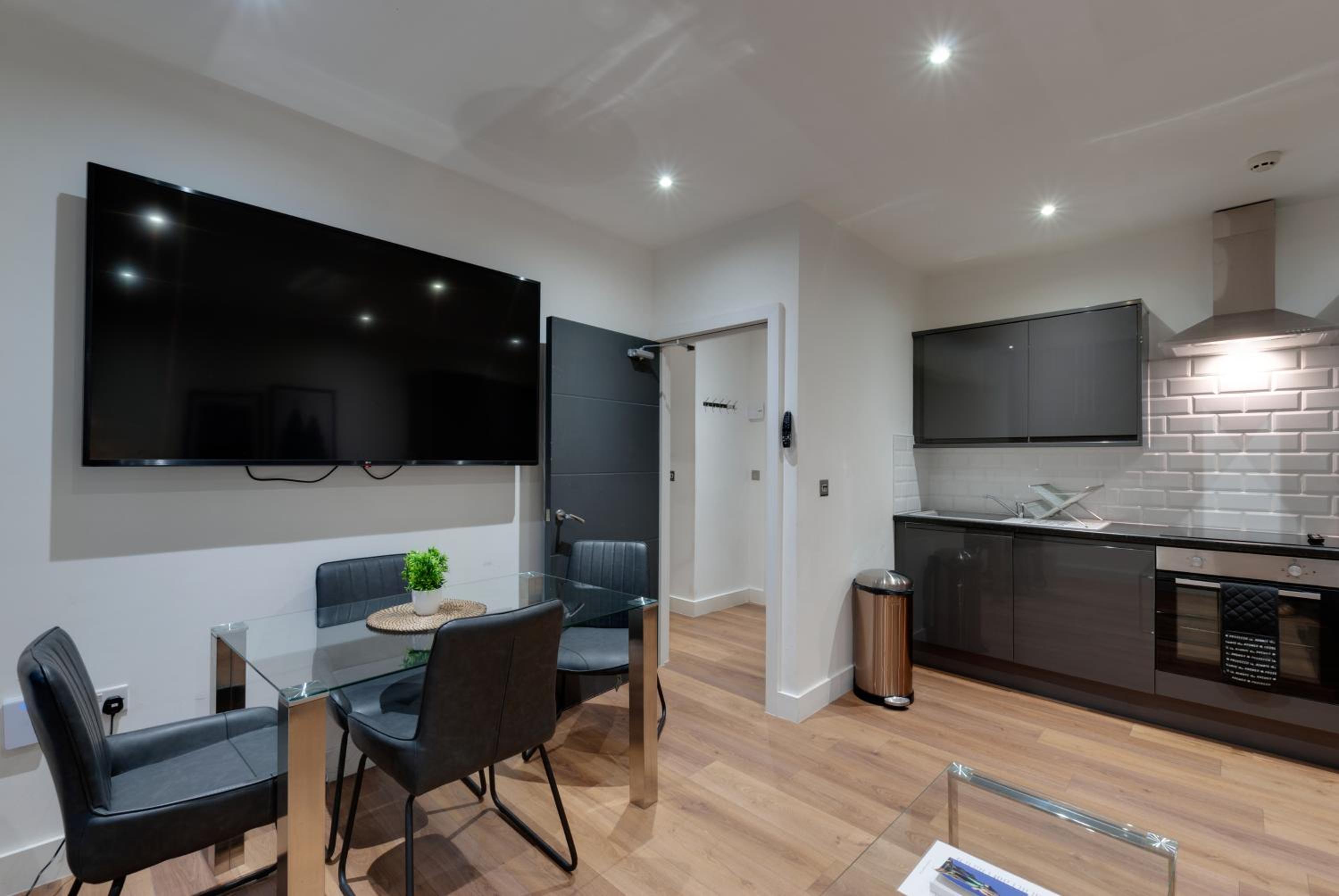 Two-Bedroom Apartment - Photo 11