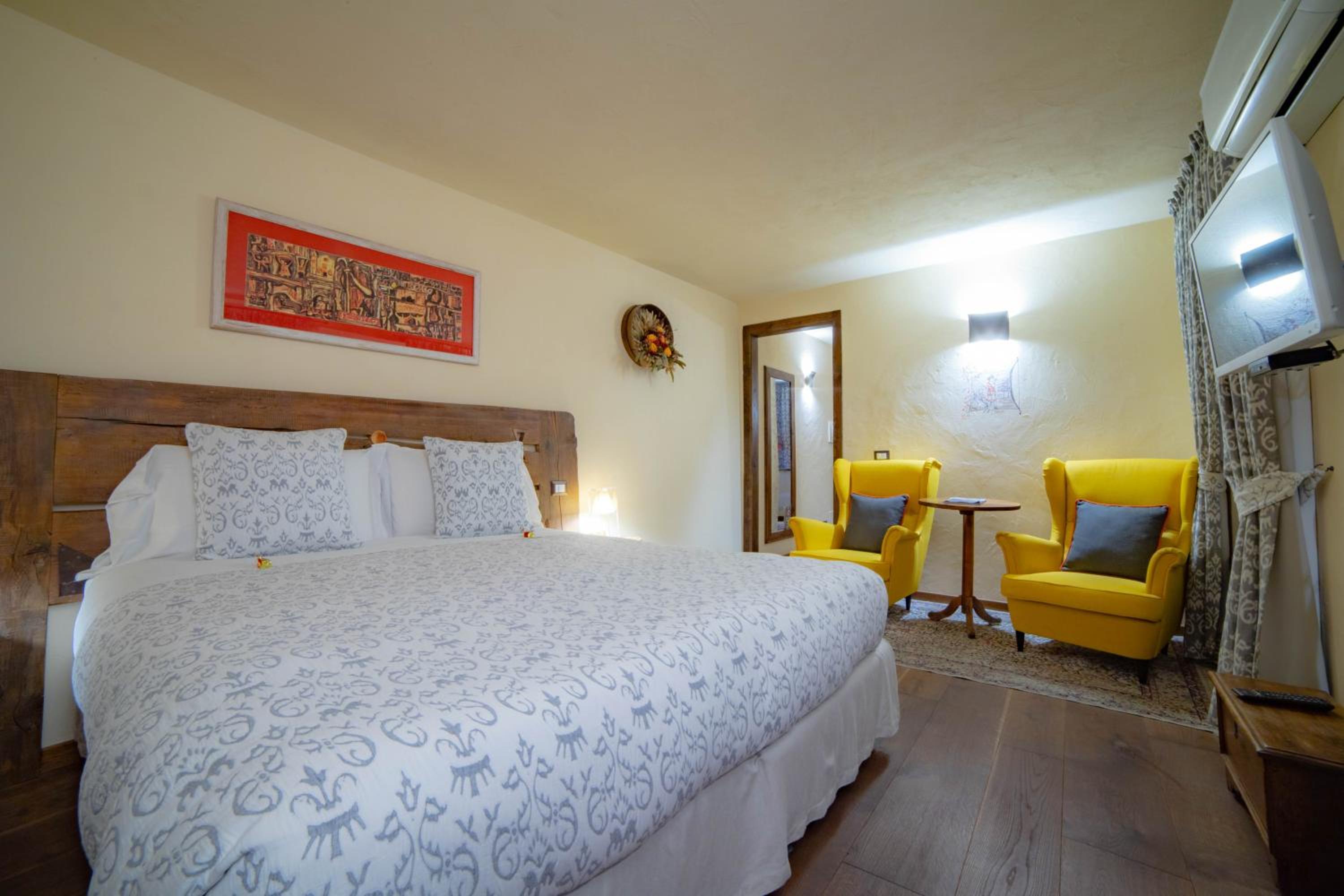 Suite - Photo 8