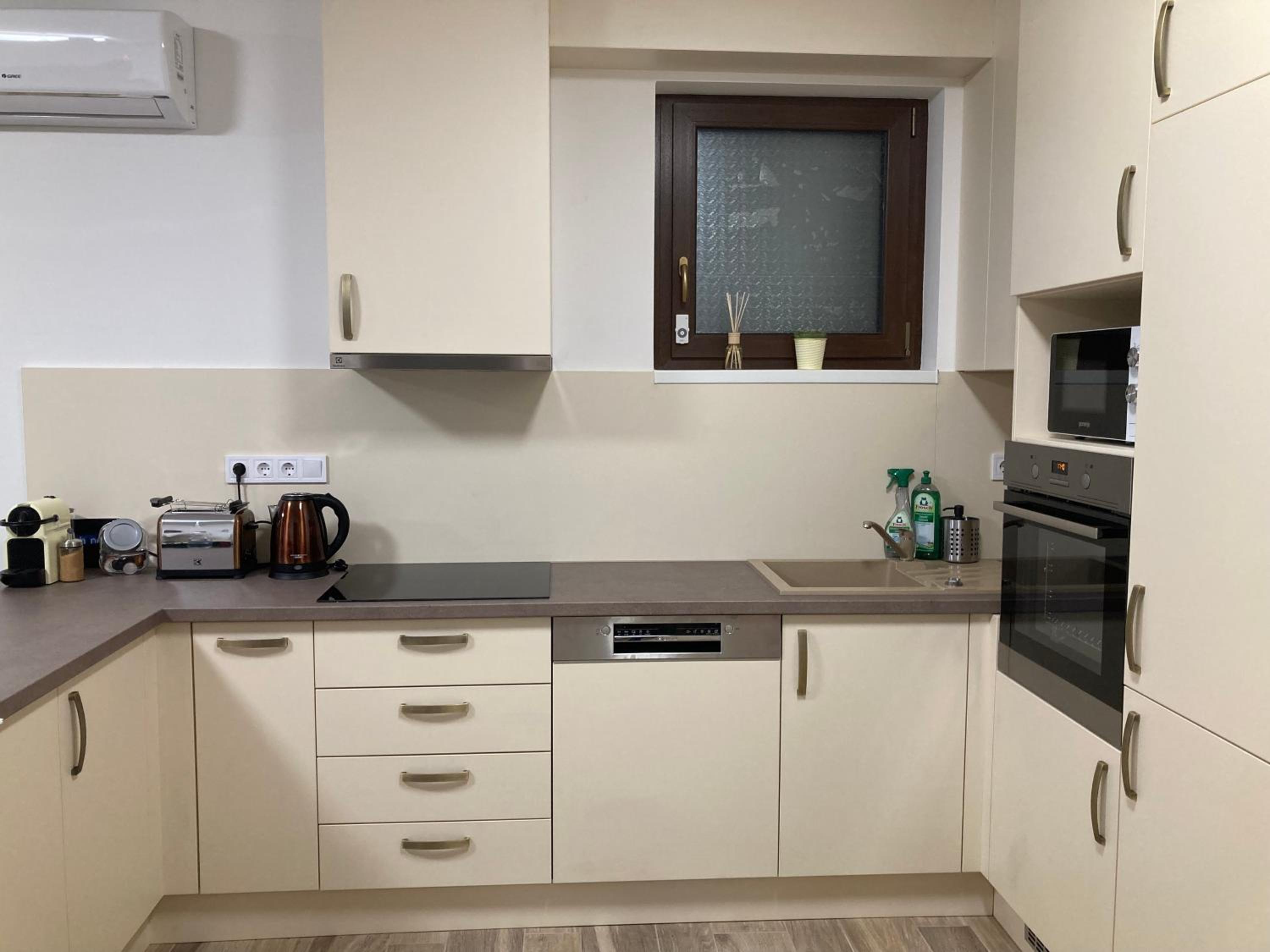 Apartment - Ground Floor photo 3
