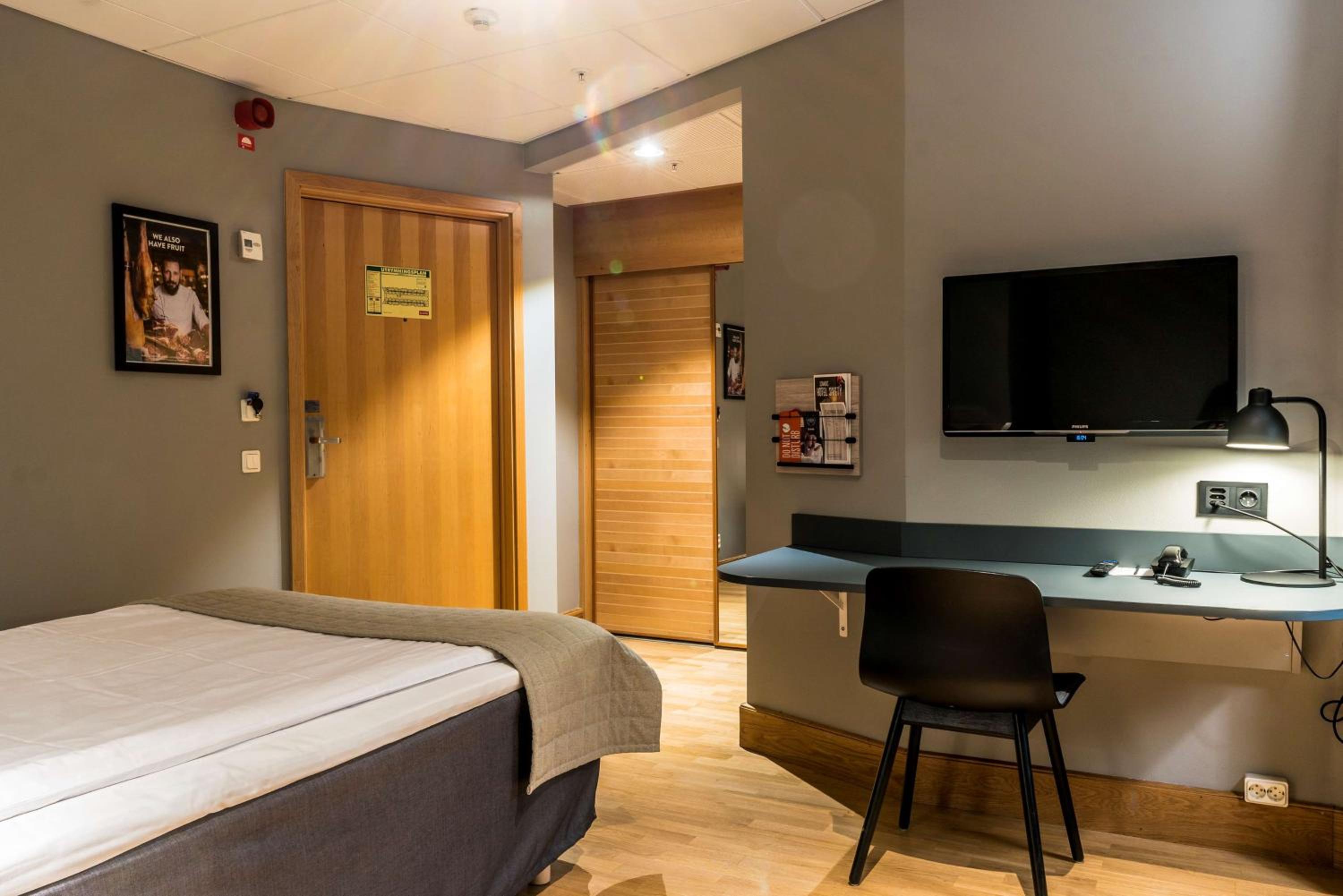 Queen Room - Photo 2