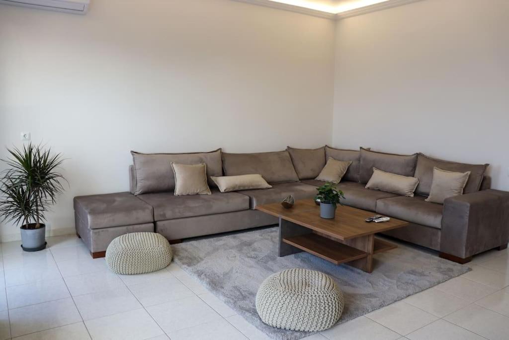Two-Bedroom Apartment - Photo 22