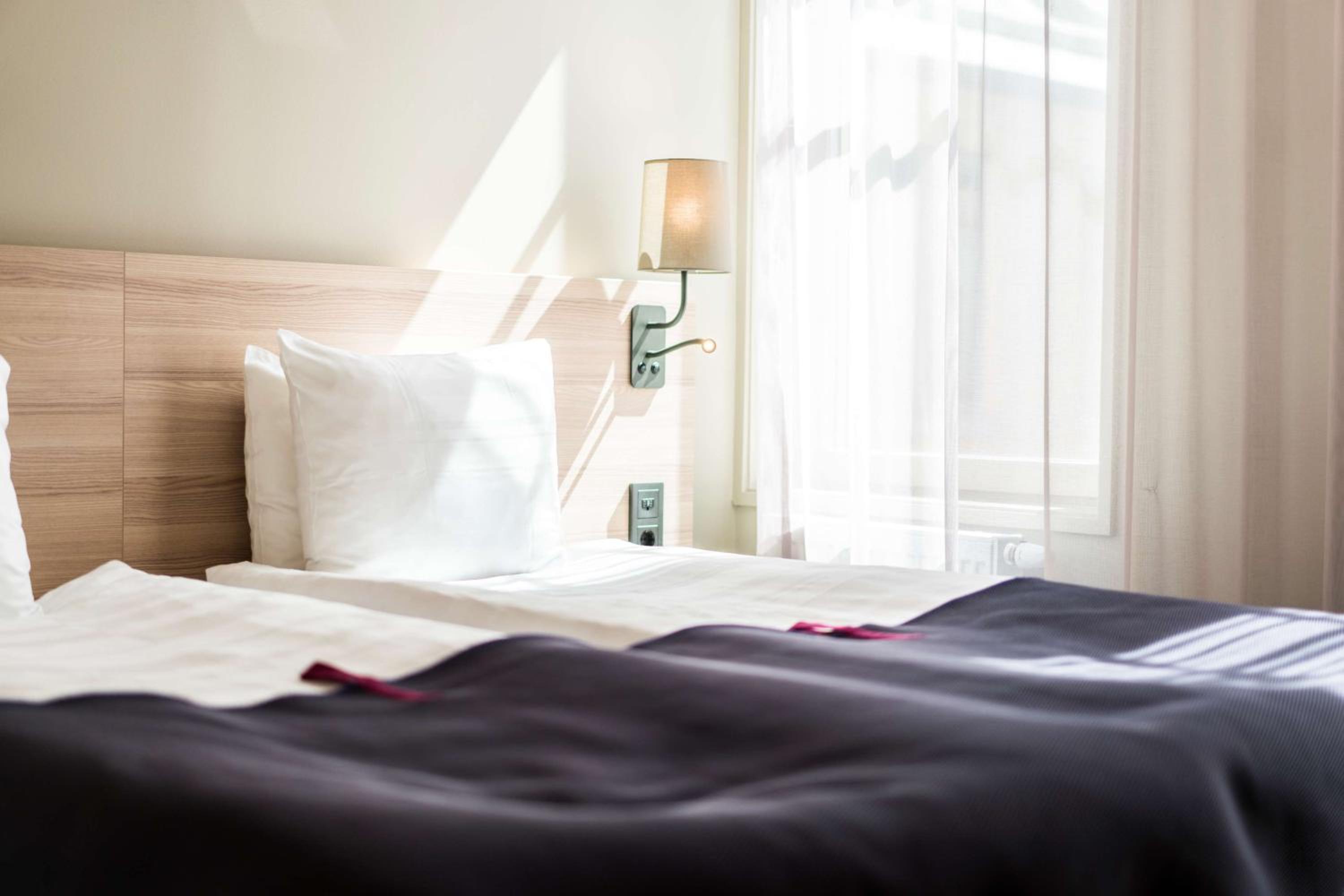 Standard Twin Room Plus thumbnail 6