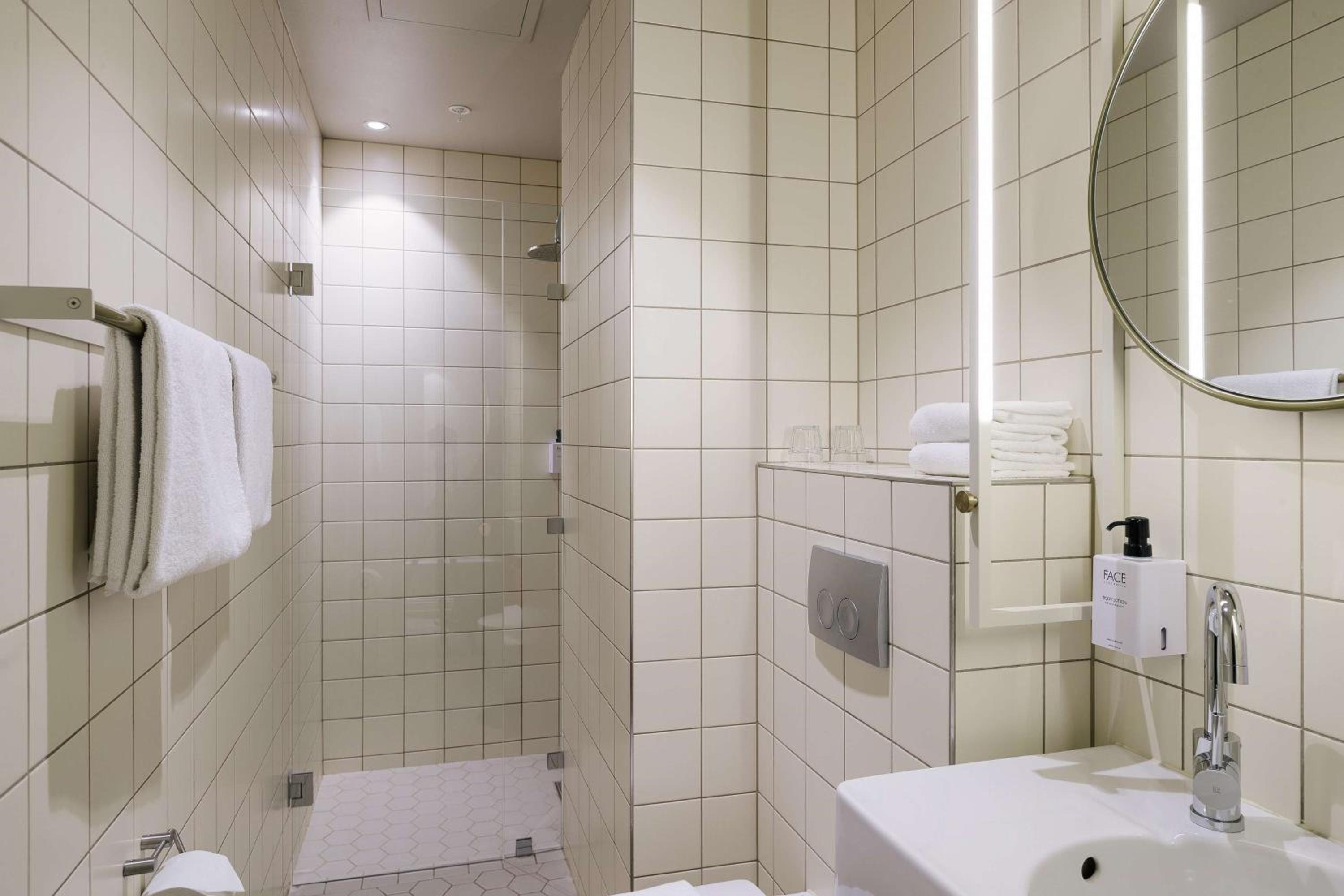 Standard Twin Room Plus