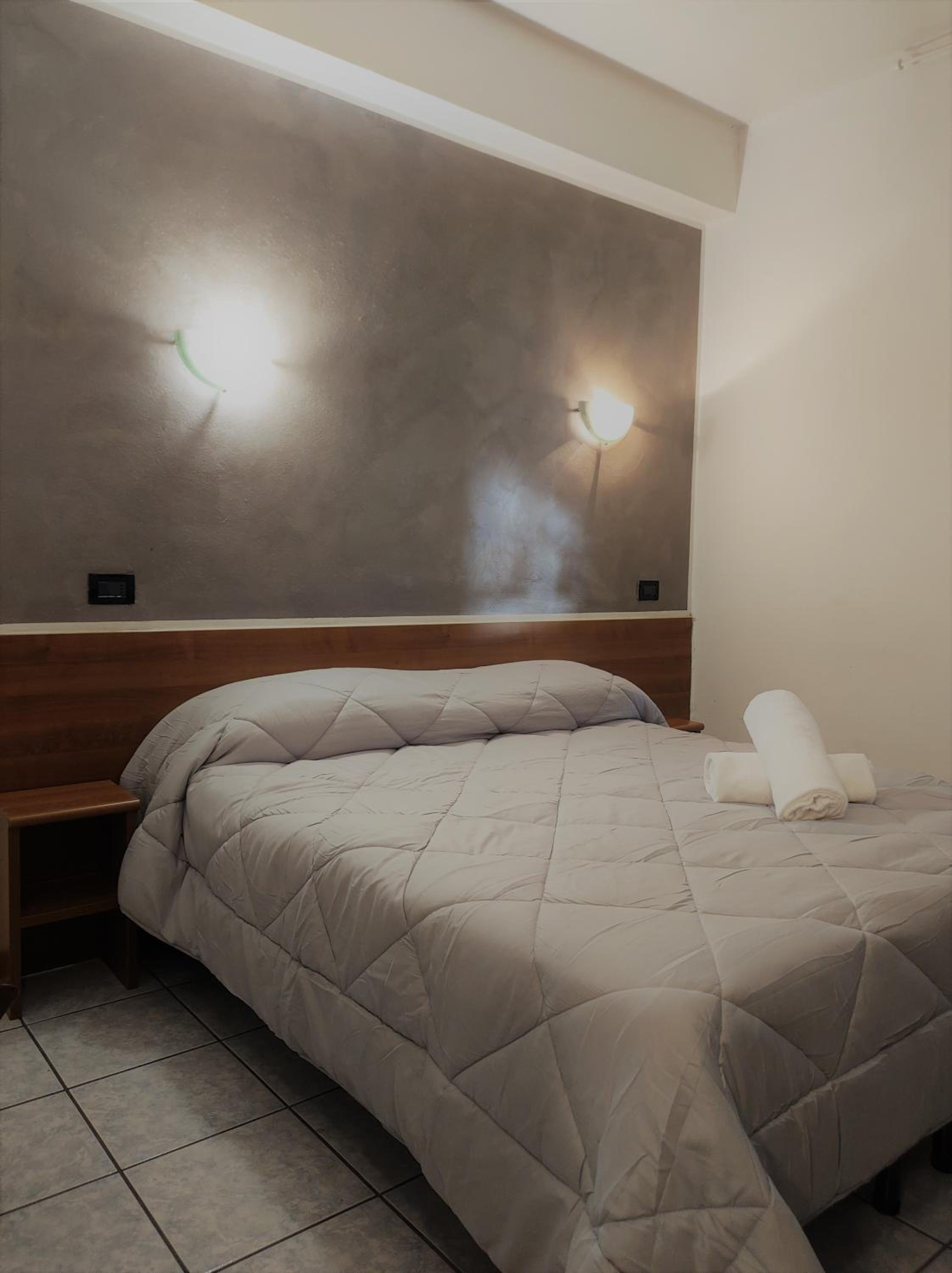 Double Room - Photo 6