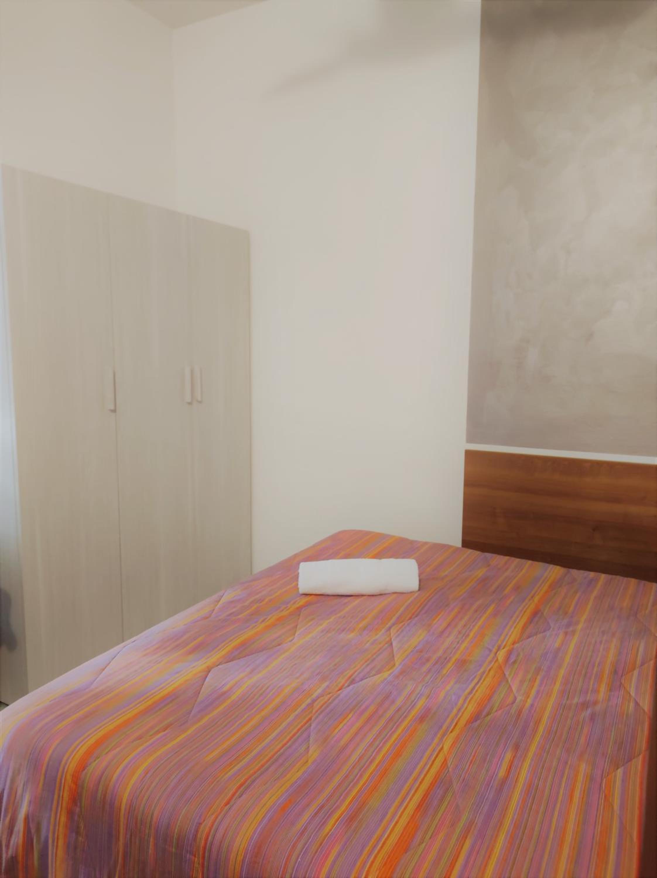 Double Room - Photo 7
