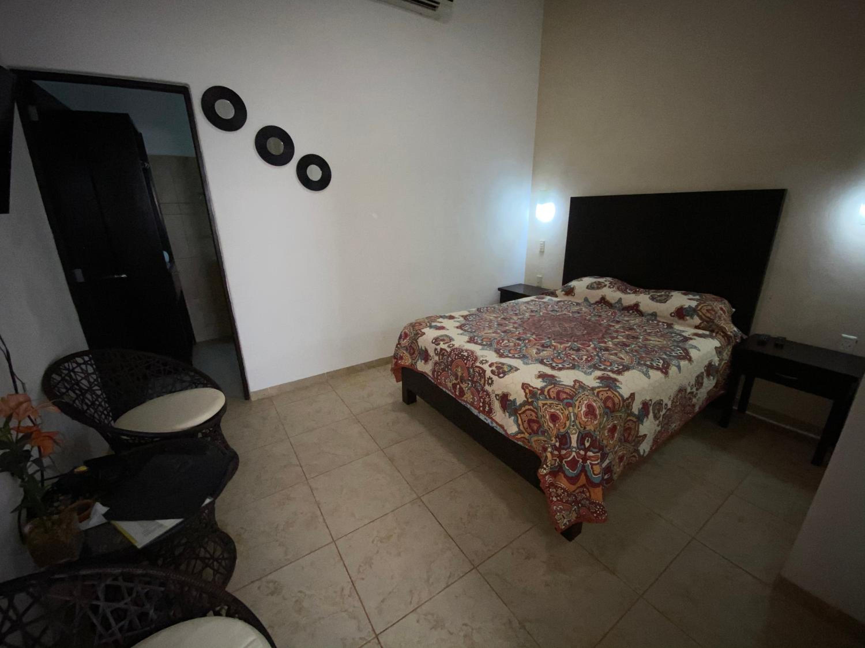 One-Bedroom Apartment - Photo 1