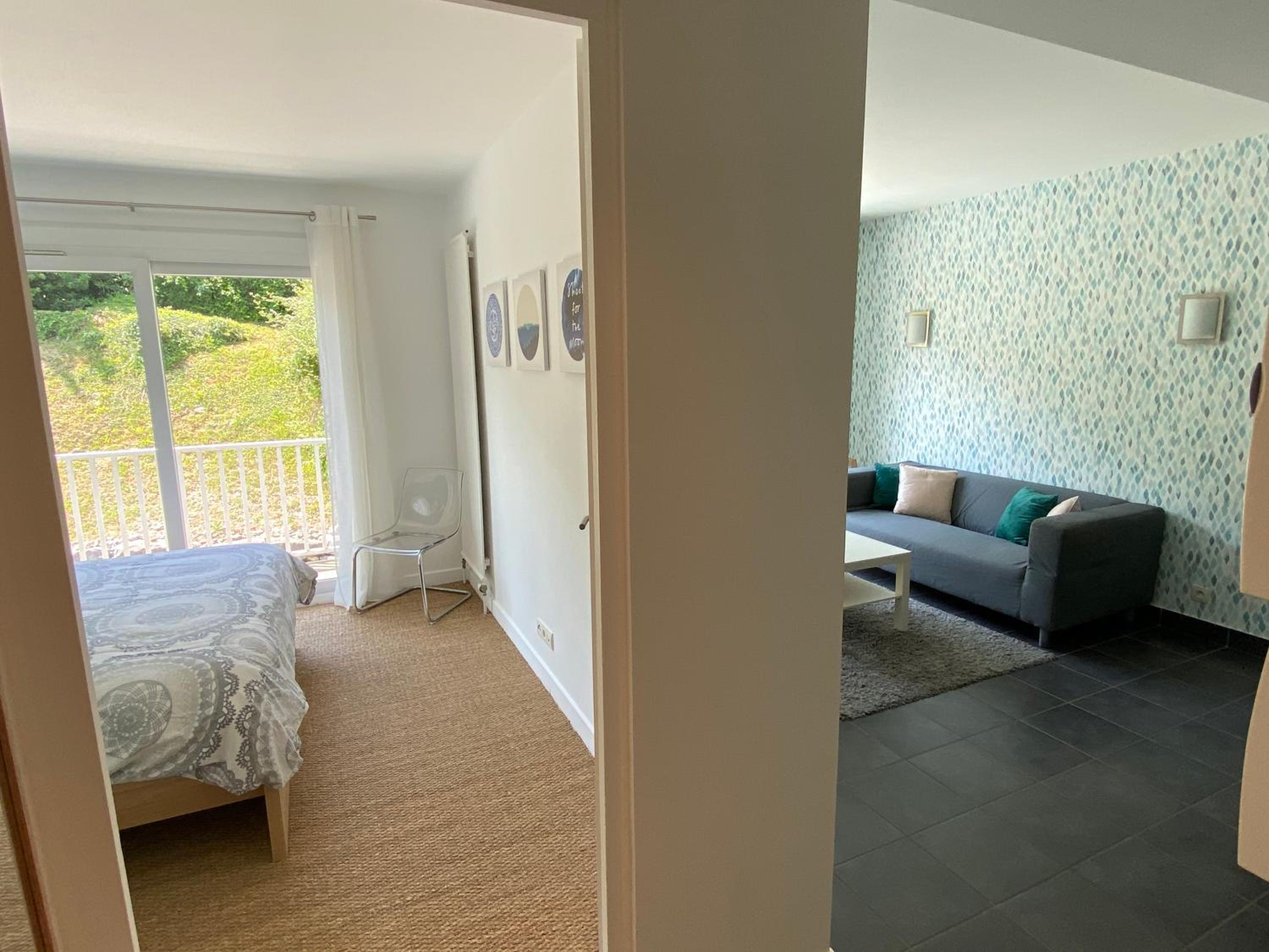 Apartment with Mountain View - Photo 10