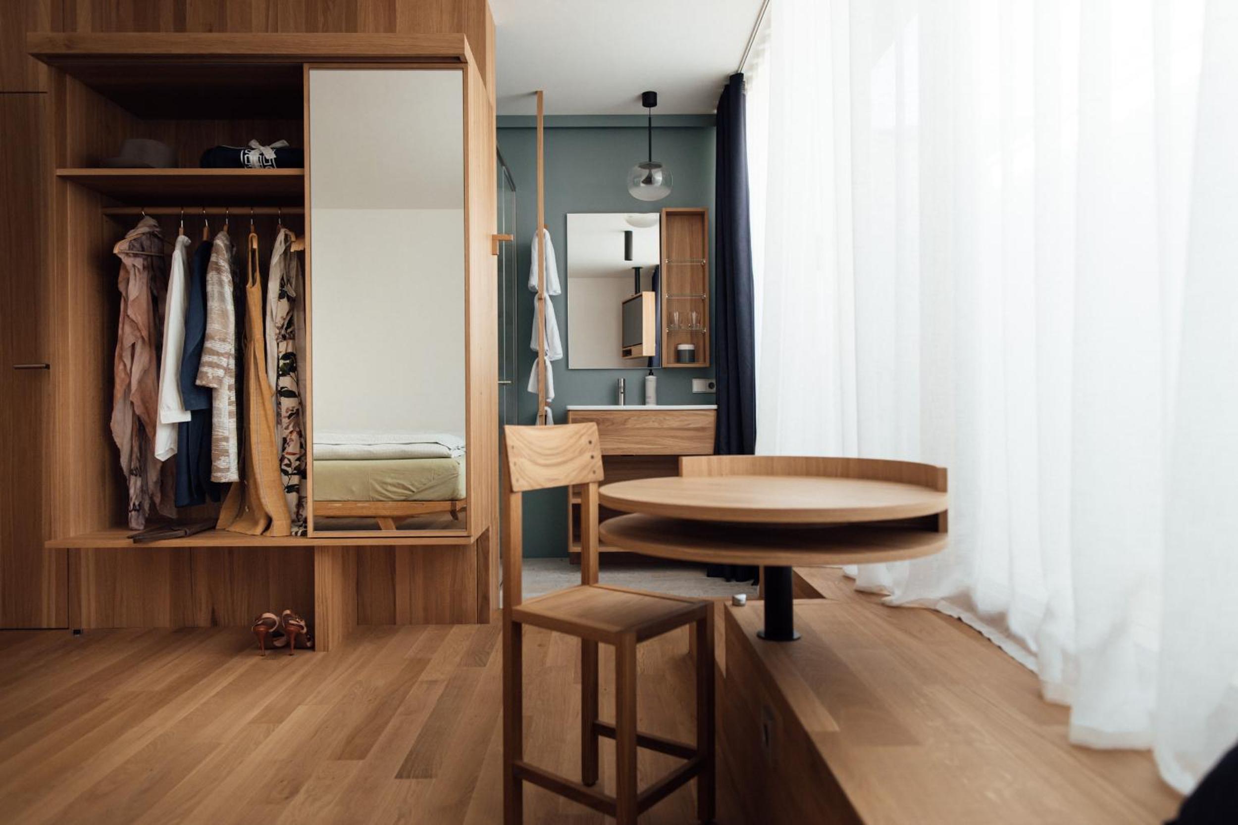 Deluxe Room - Photo 7