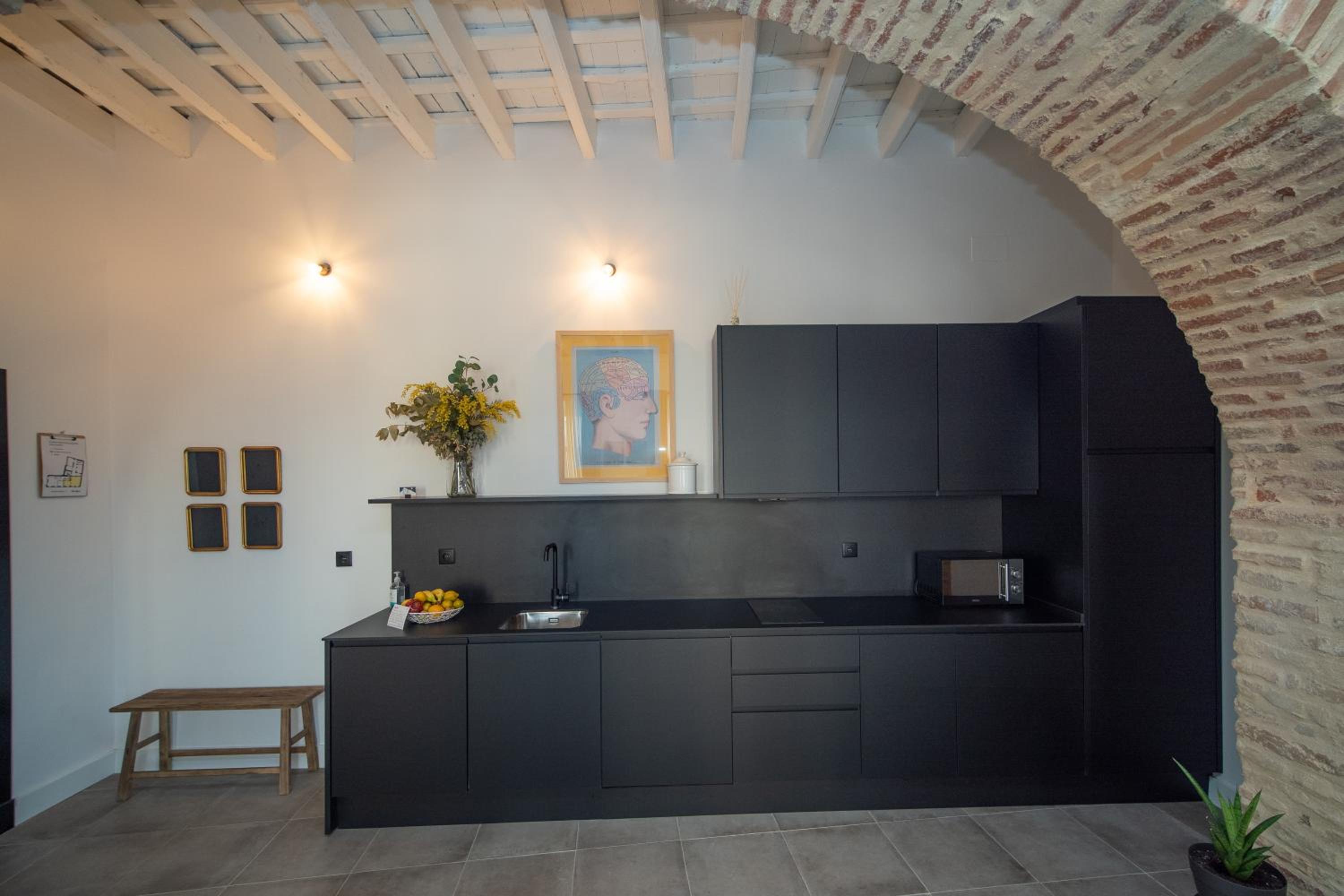 One-Bedroom Apartment - Photo 15