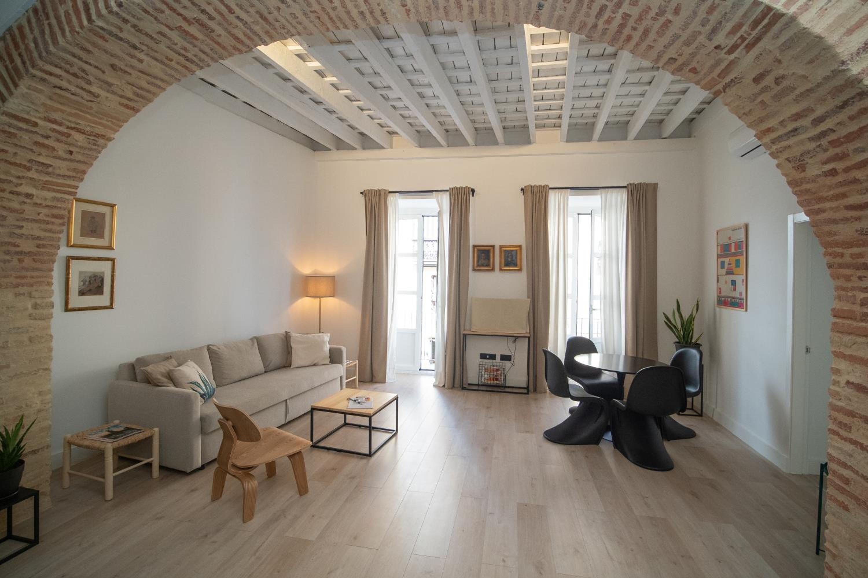 One-Bedroom Apartment - Photo 16