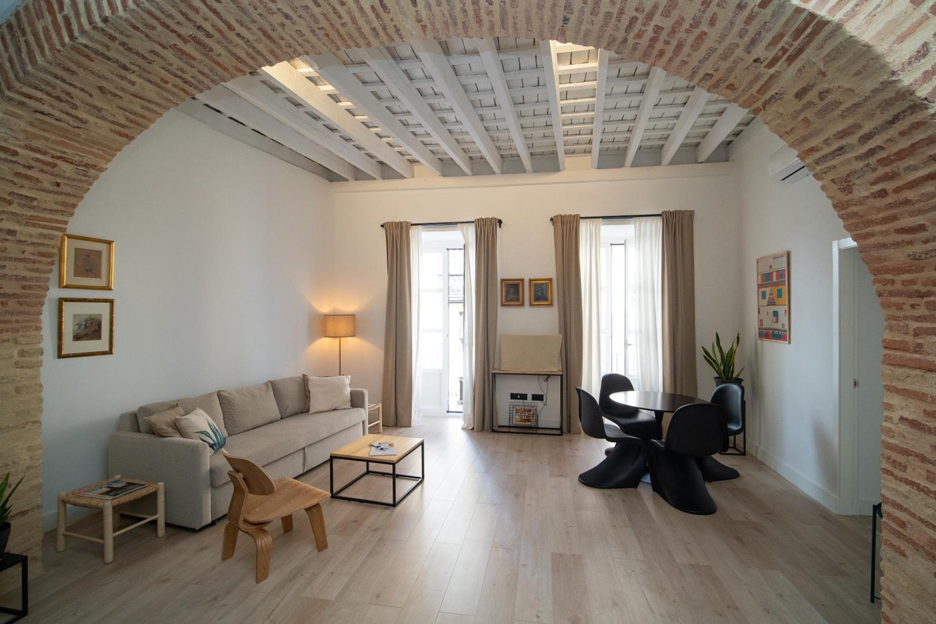 One-Bedroom Apartment - Photo 19