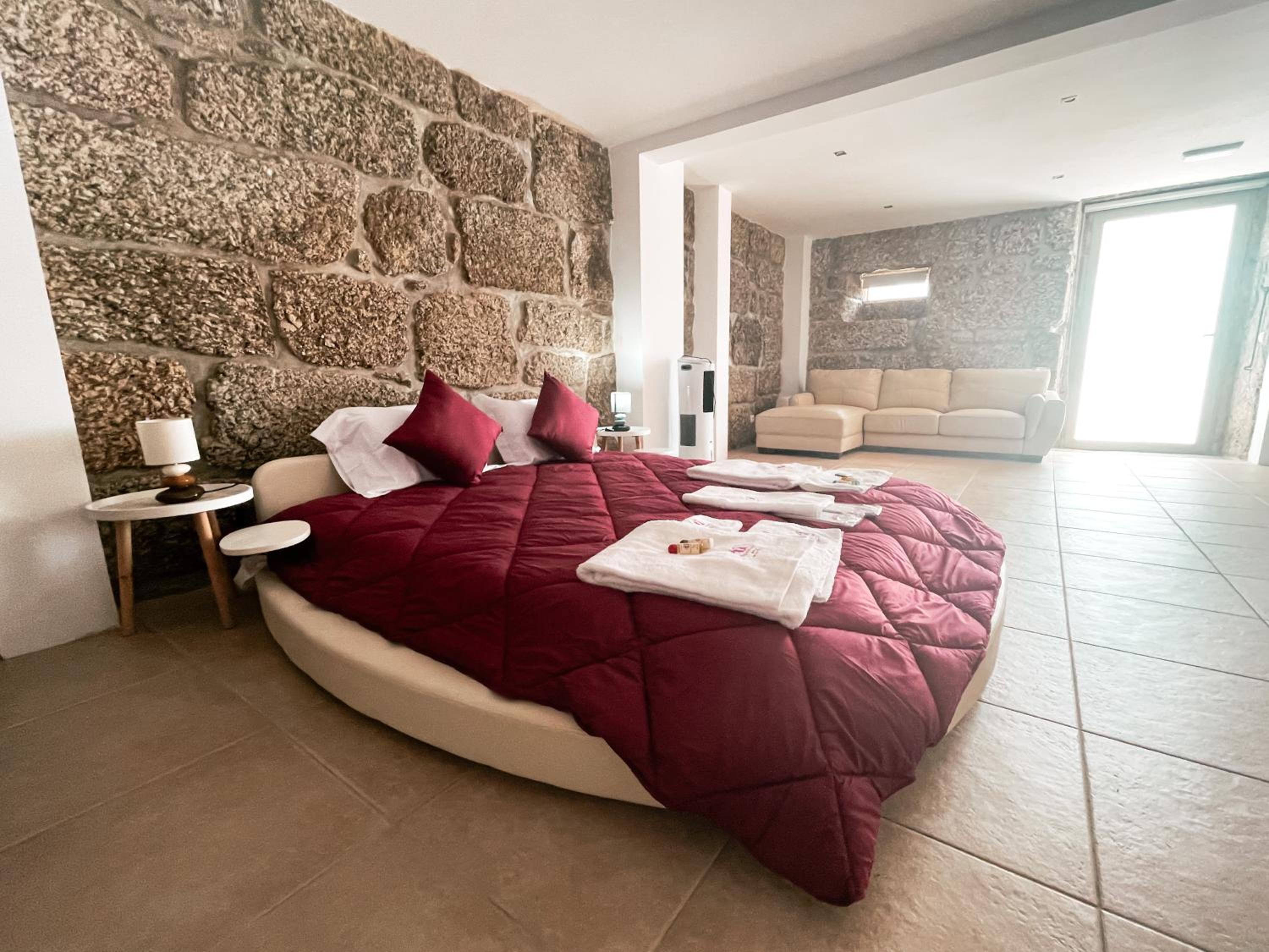 Deluxe Double Room with Shower - Photo 1
