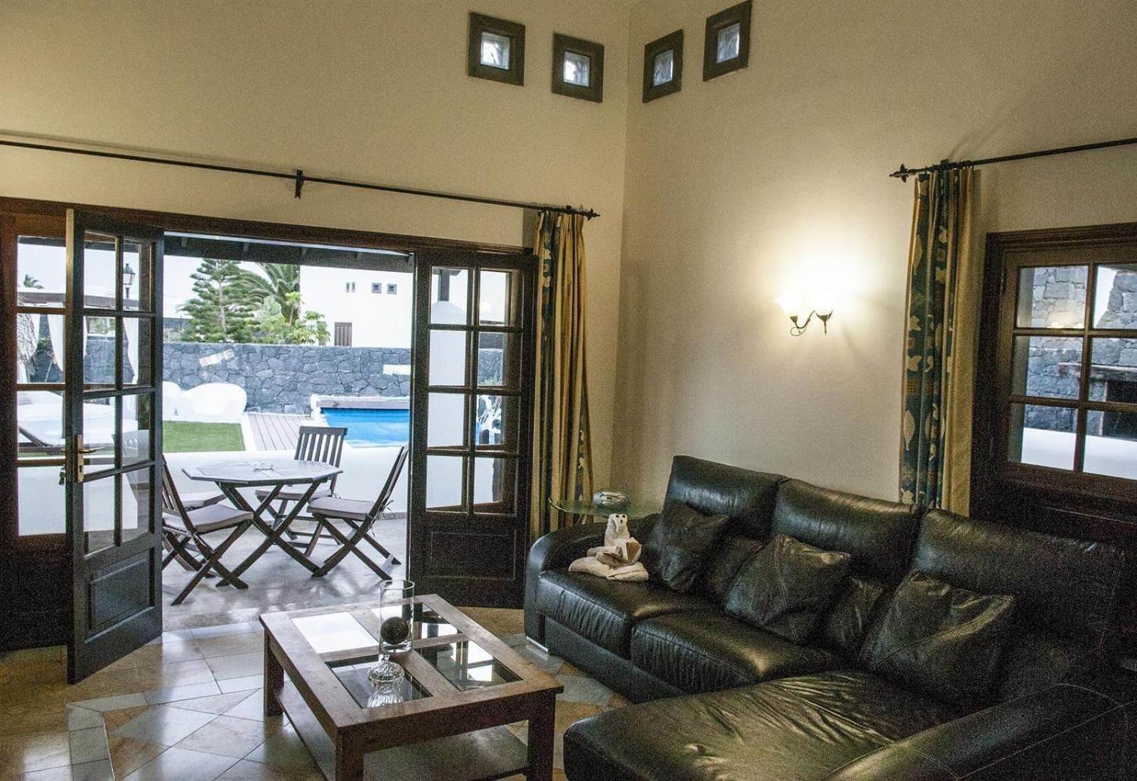 Villa con vistas al jardín