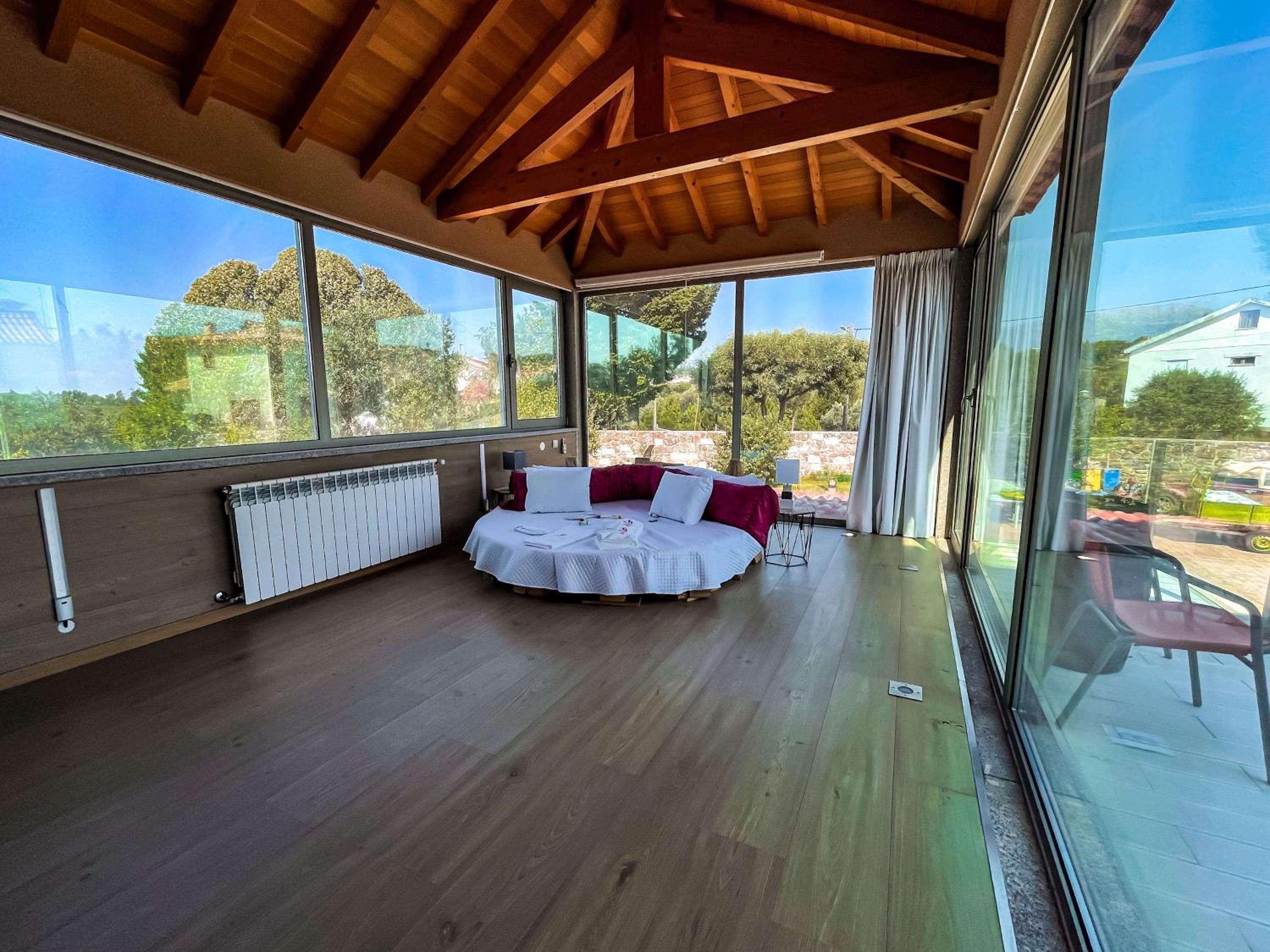 King Room with Pool View - Photo 3