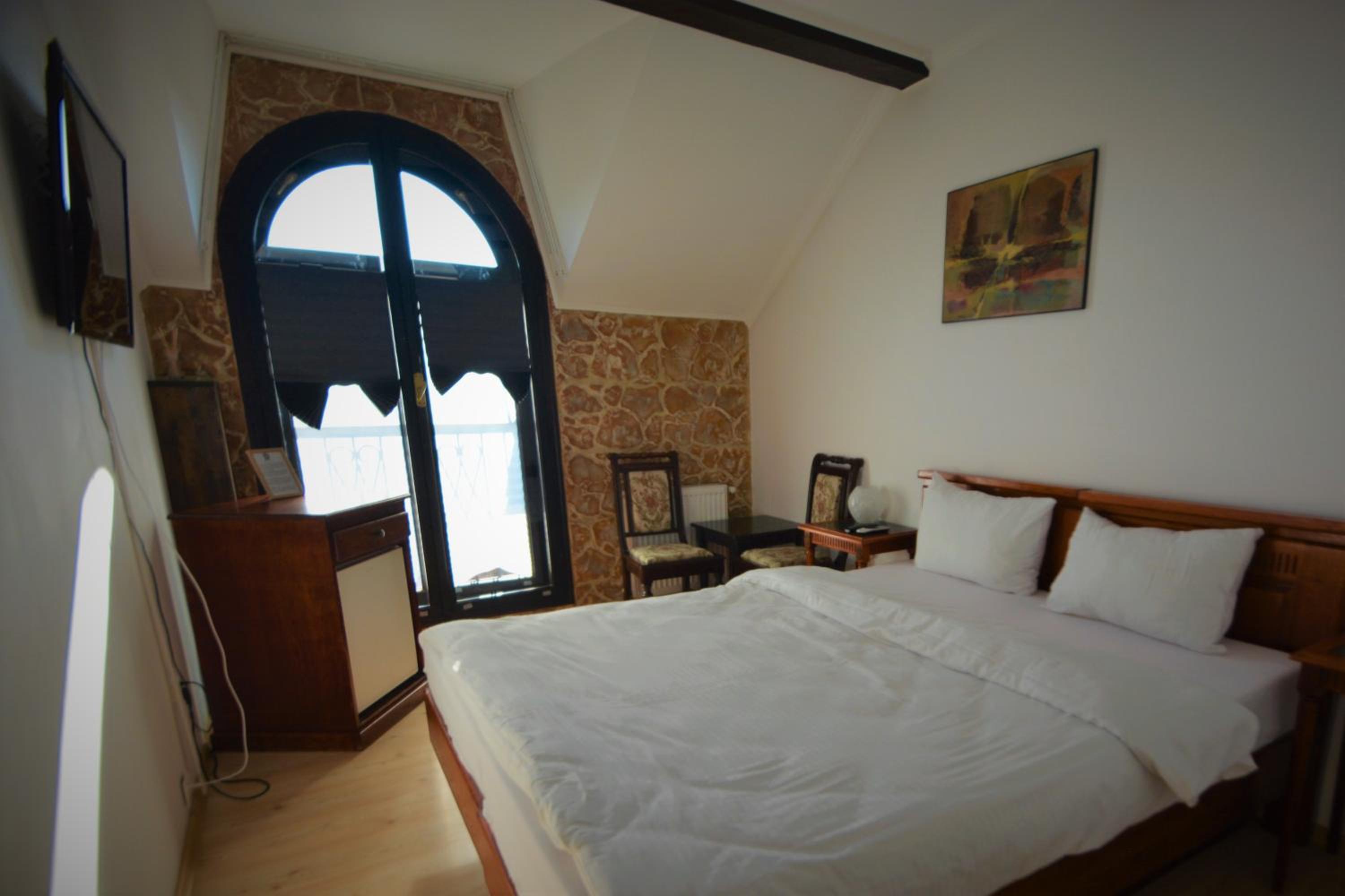 Double Room - Photo 4
