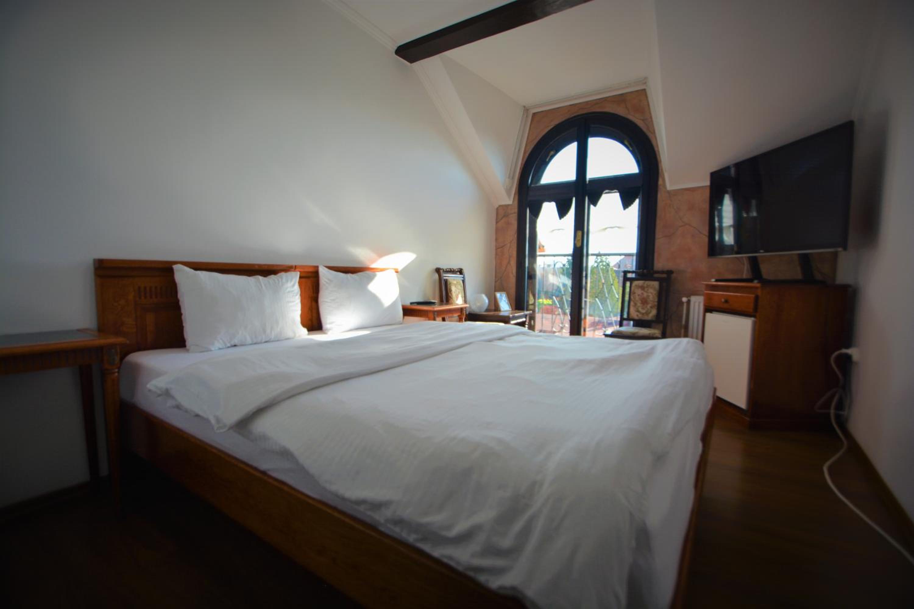 Double Room - Photo 3