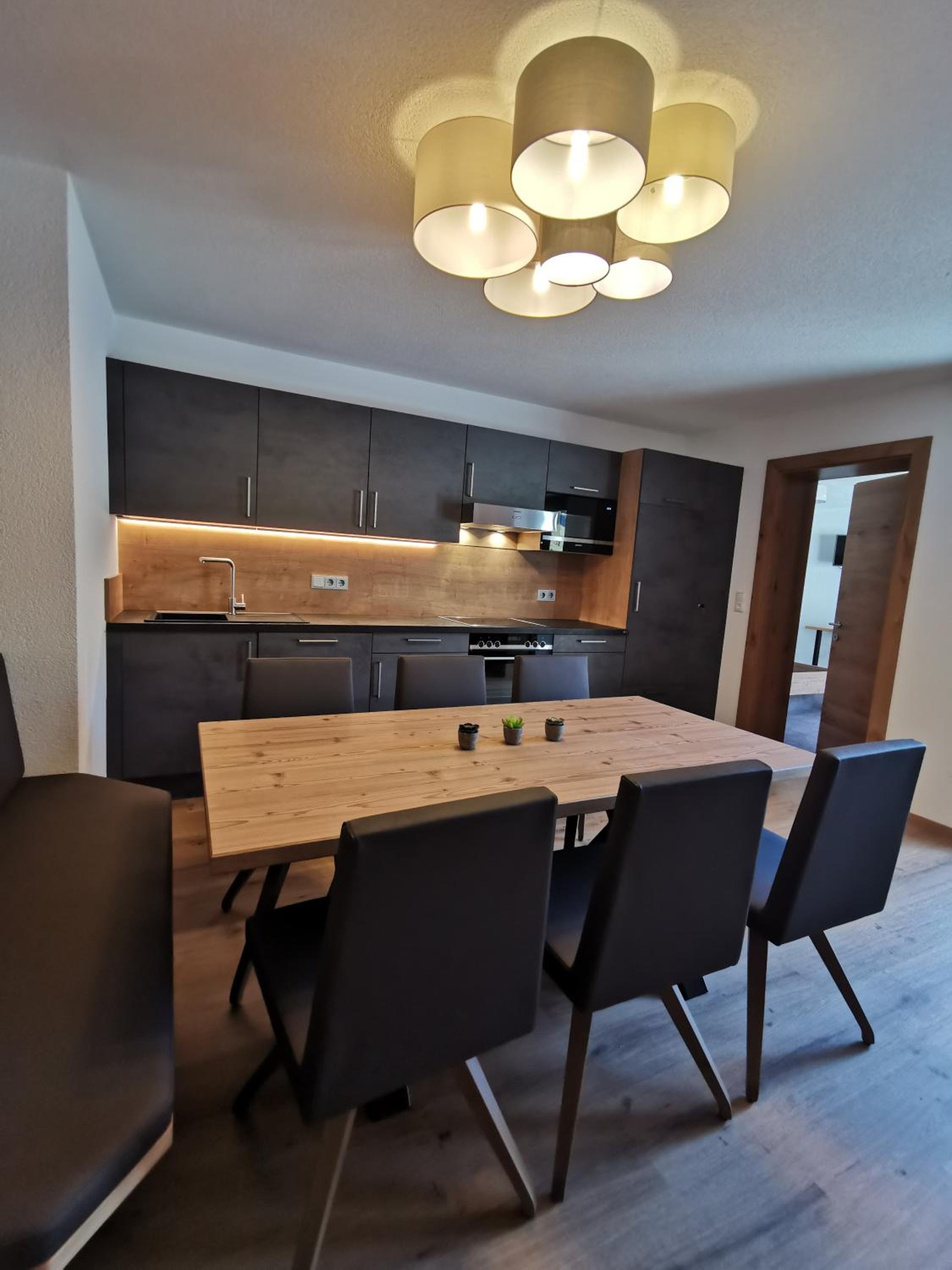 One-Bedroom Apartment - Photo 8