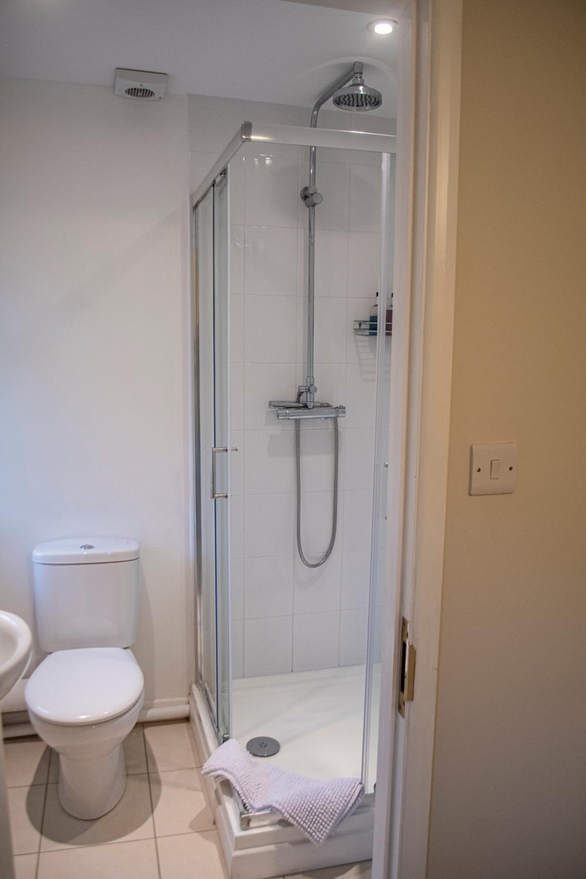 Double Room with Private Bathroom photo 3