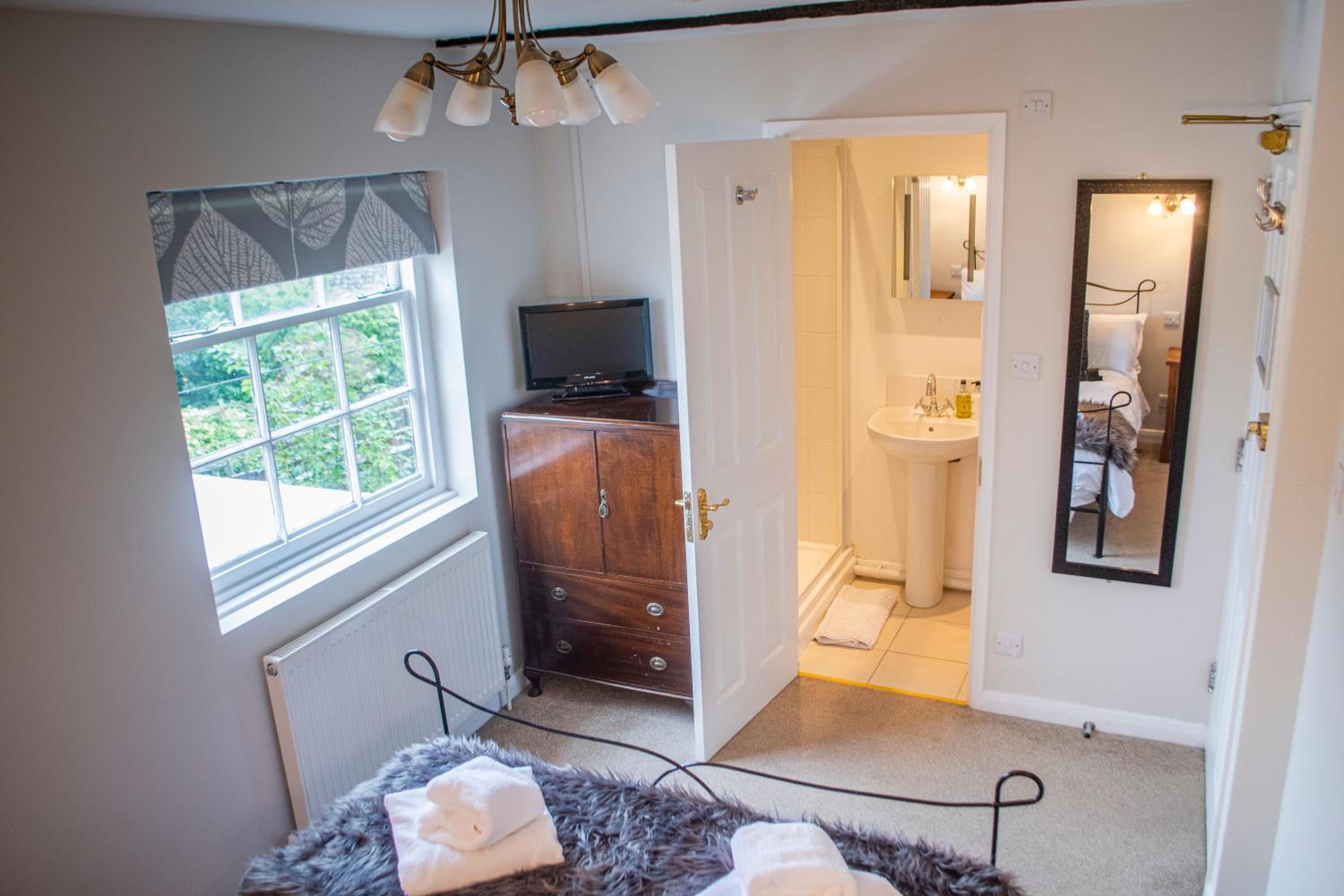 Standard Double Room - Photo 4