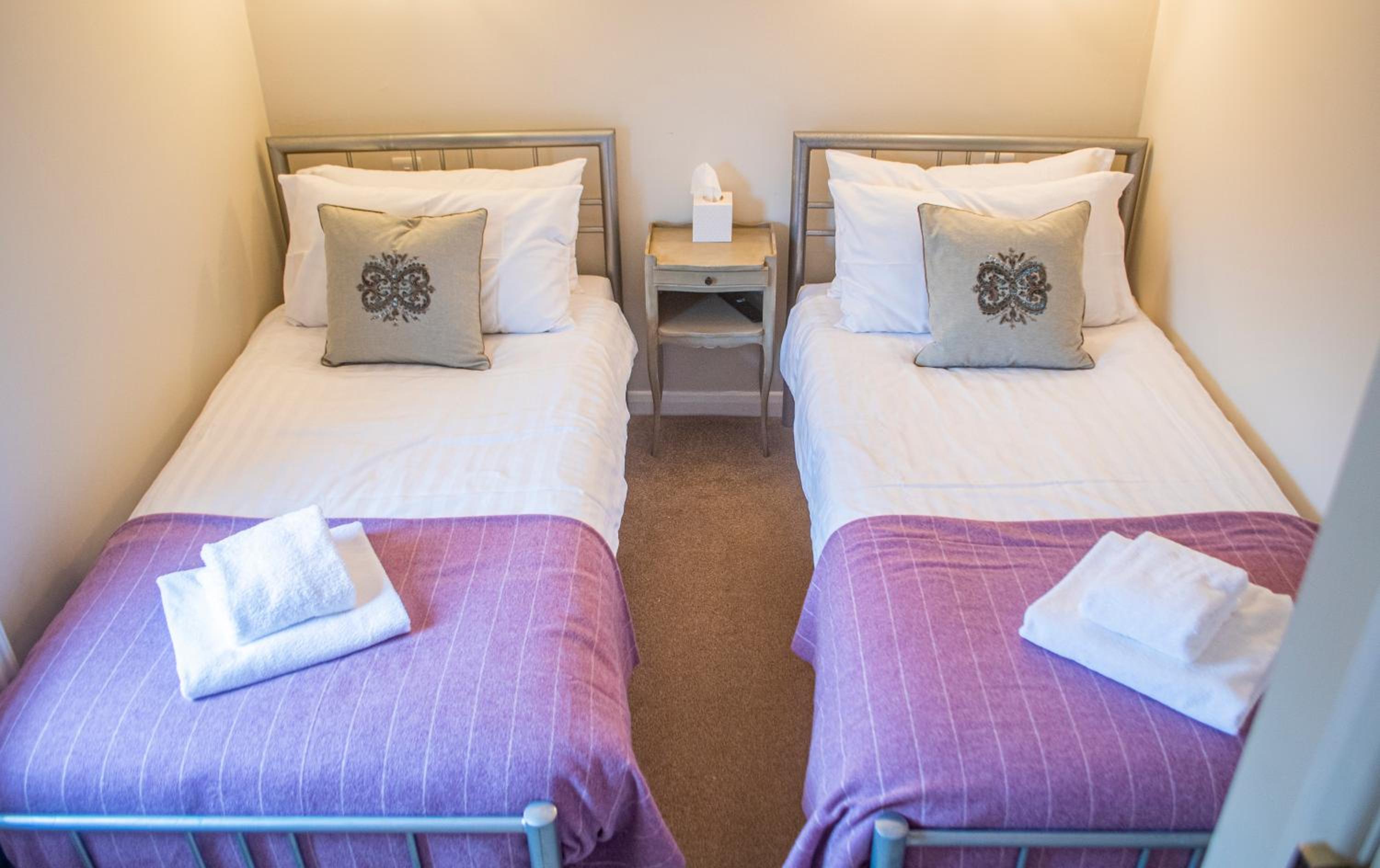 Standard Twin Room - Photo 5