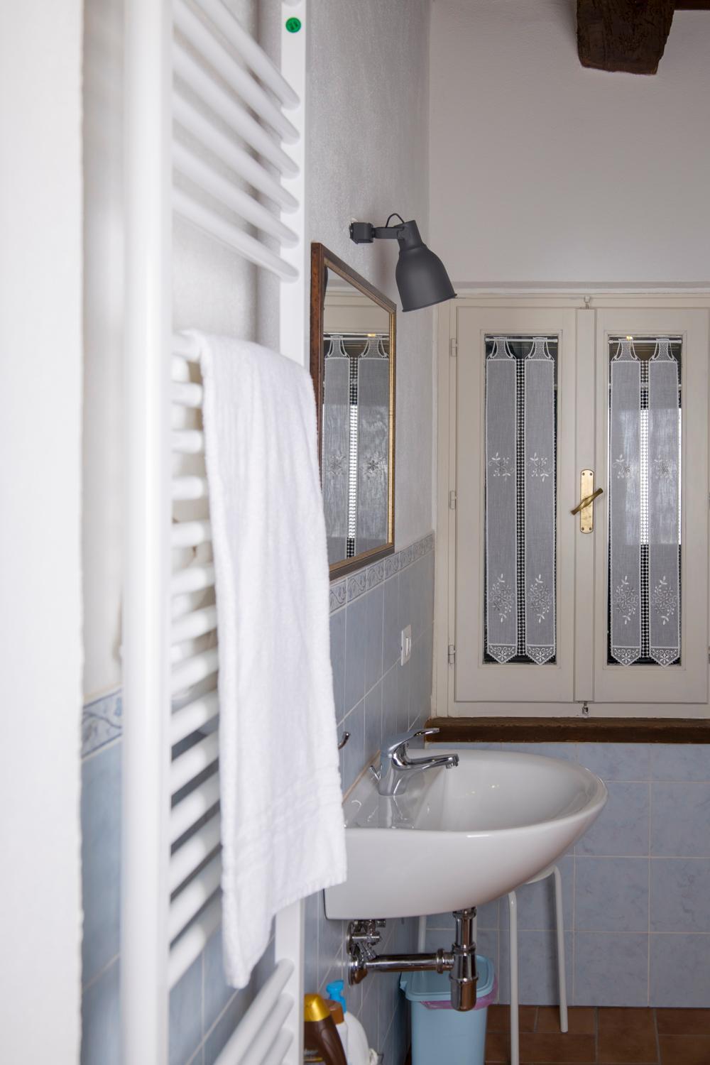 Double Room - Photo 9