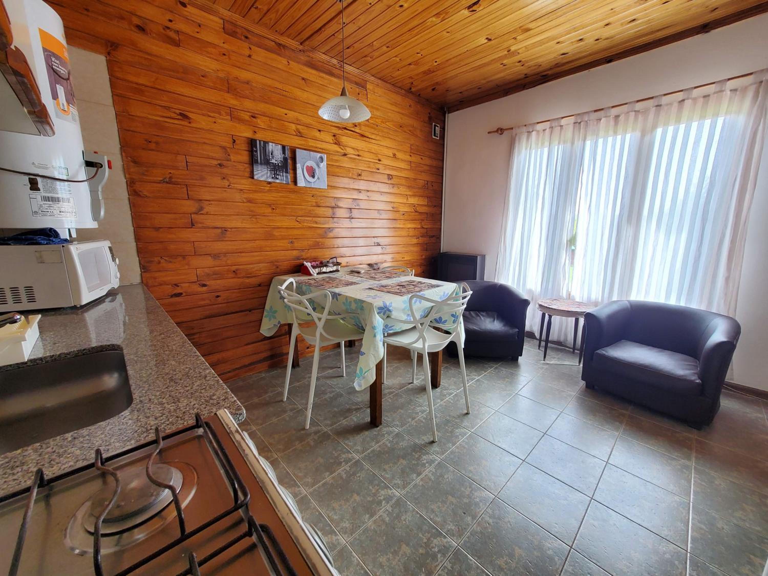 One-Bedroom Bungalow (2 Adults) photo 2