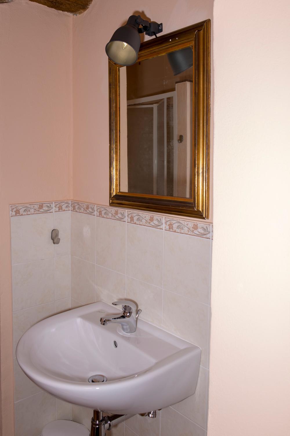 Quadruple Room - Photo 9