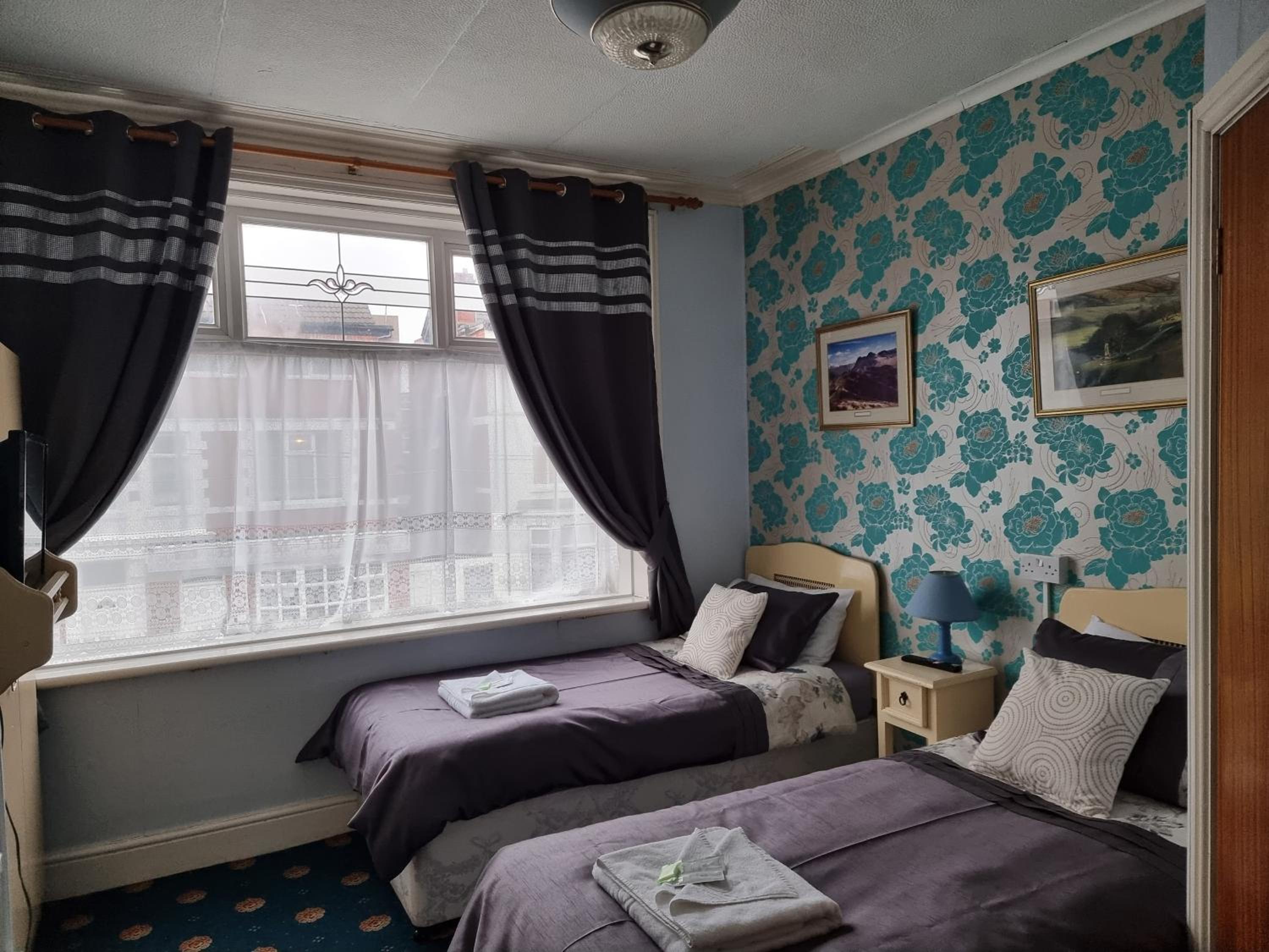 Twin Room With Private Bathroom