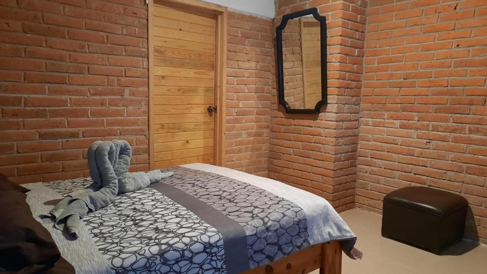 One-Bedroom House - Photo 7