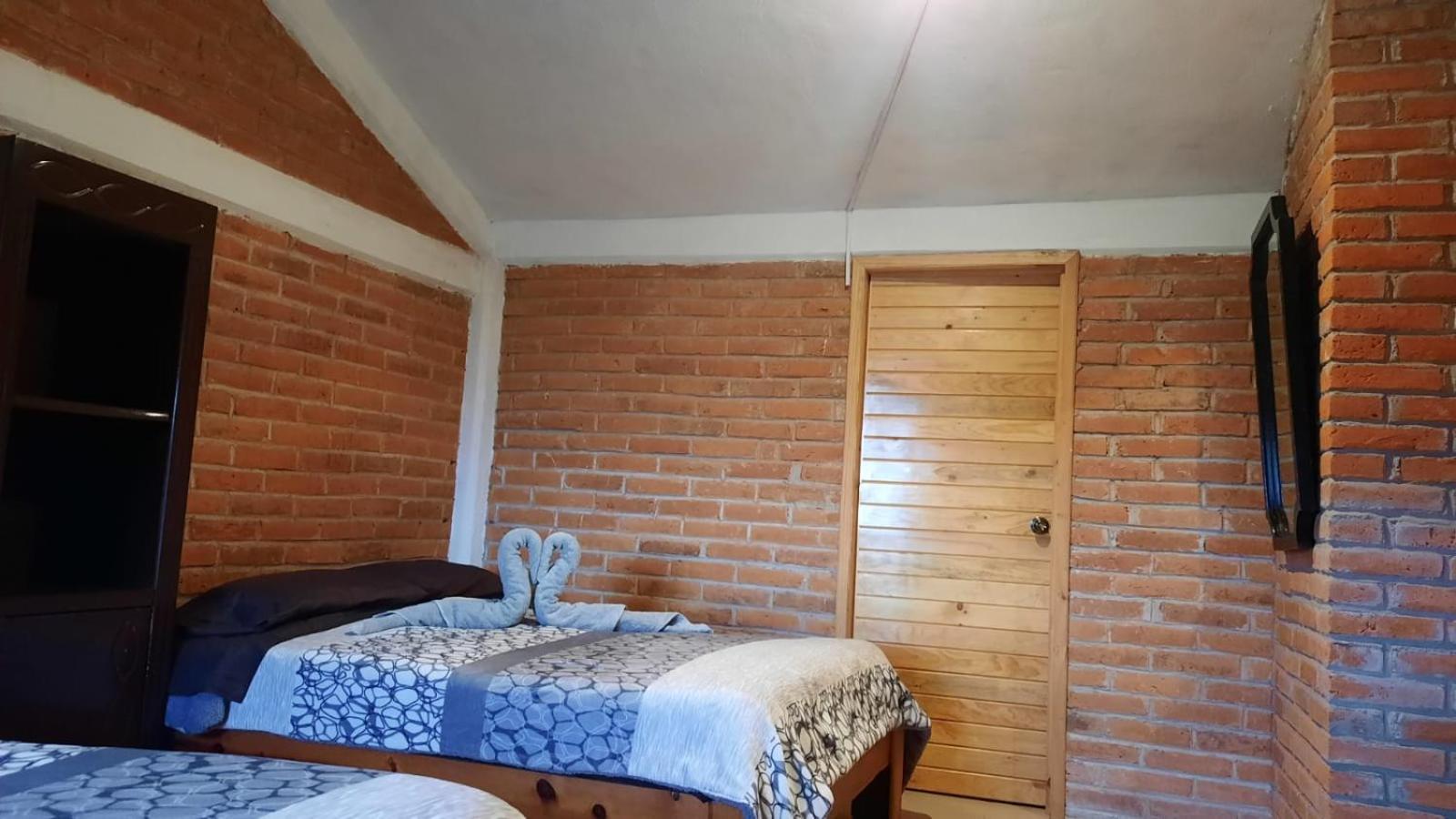 One-Bedroom House - Photo 8