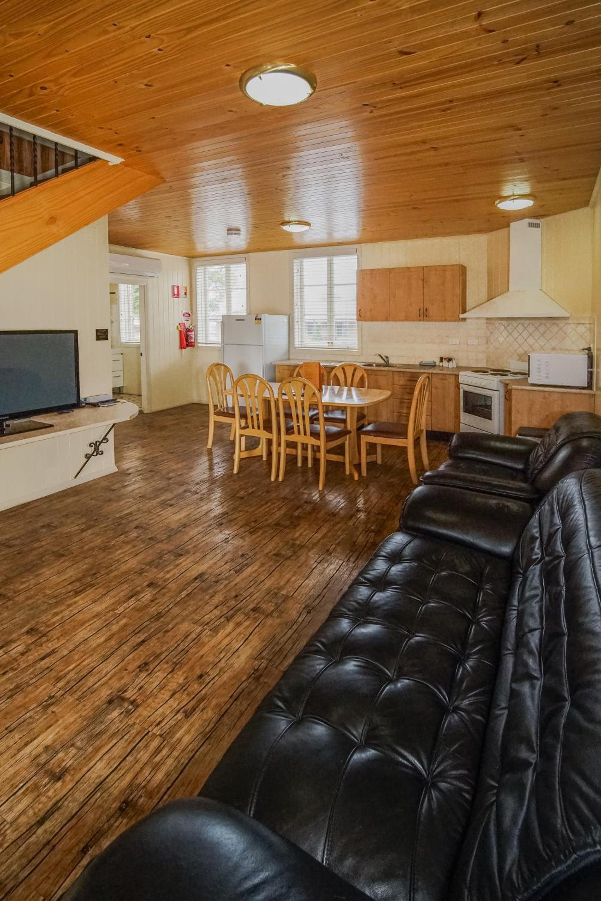 Three-Bedroom Villa - Split Level - Photo 9