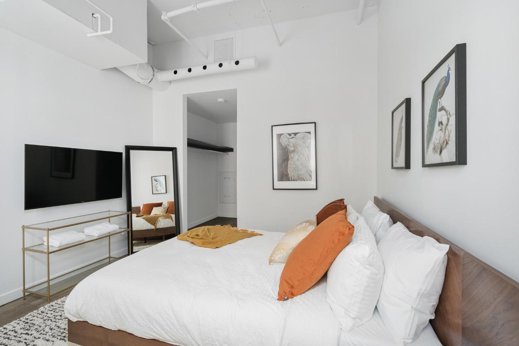 Two-Bedroom Superior Apartment - Photo 22