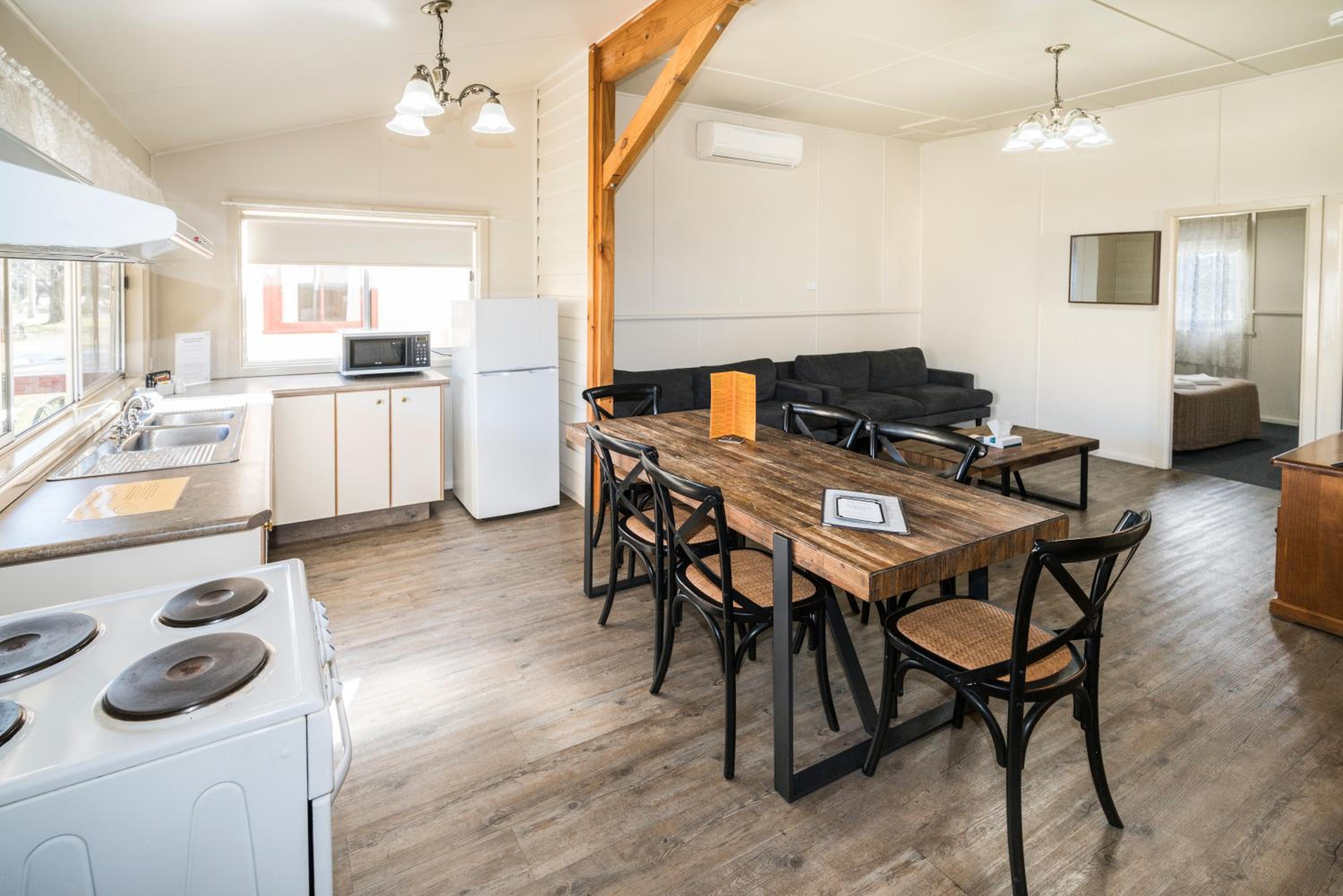 Three-Bedroom Cottage - Photo 15
