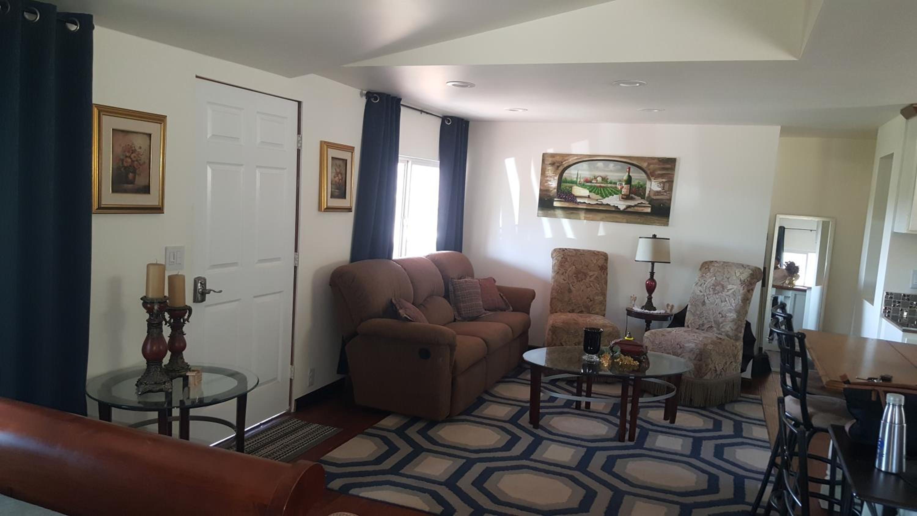One-Bedroom House - Photo 10