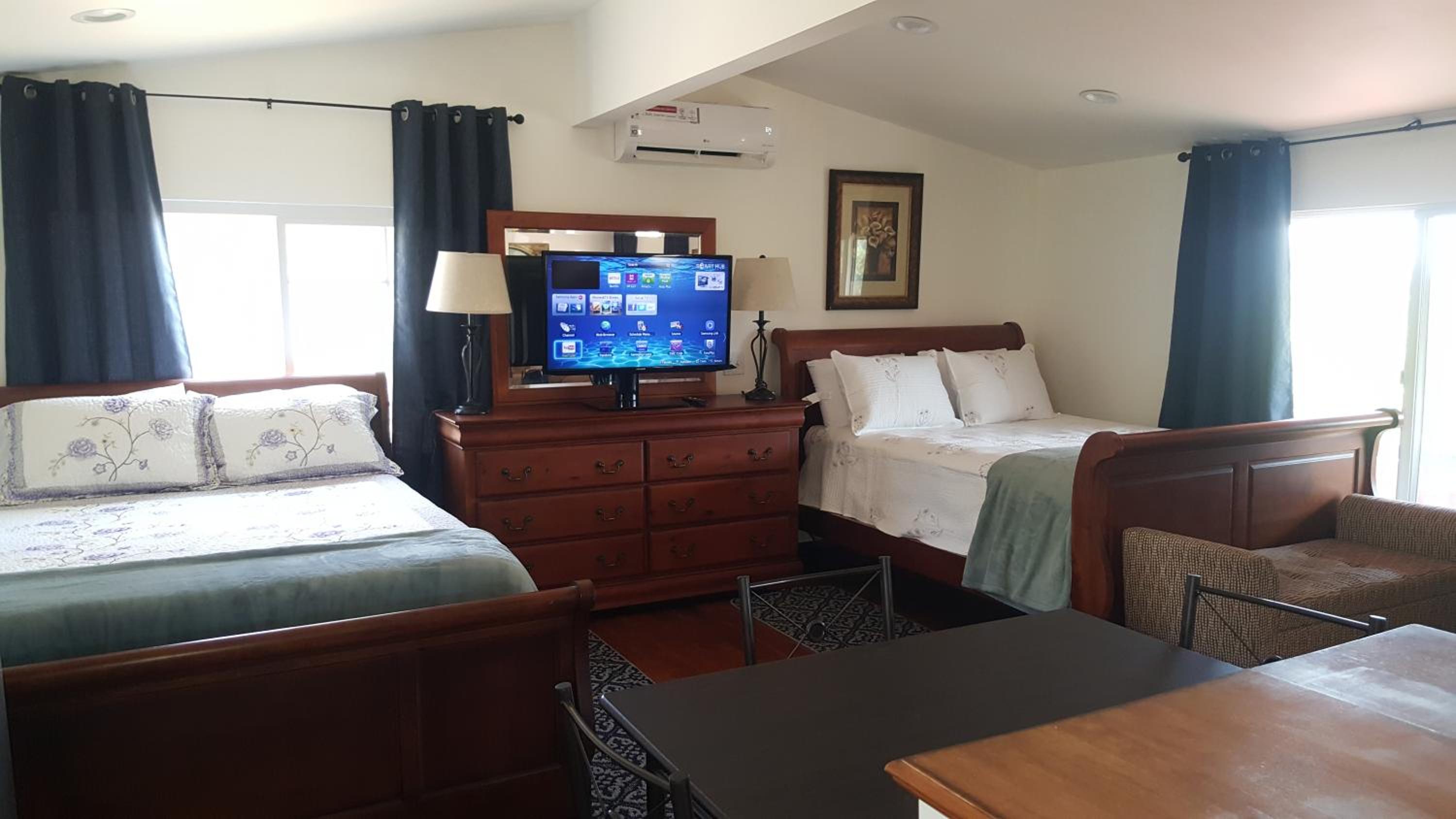 One-Bedroom House - Photo 4