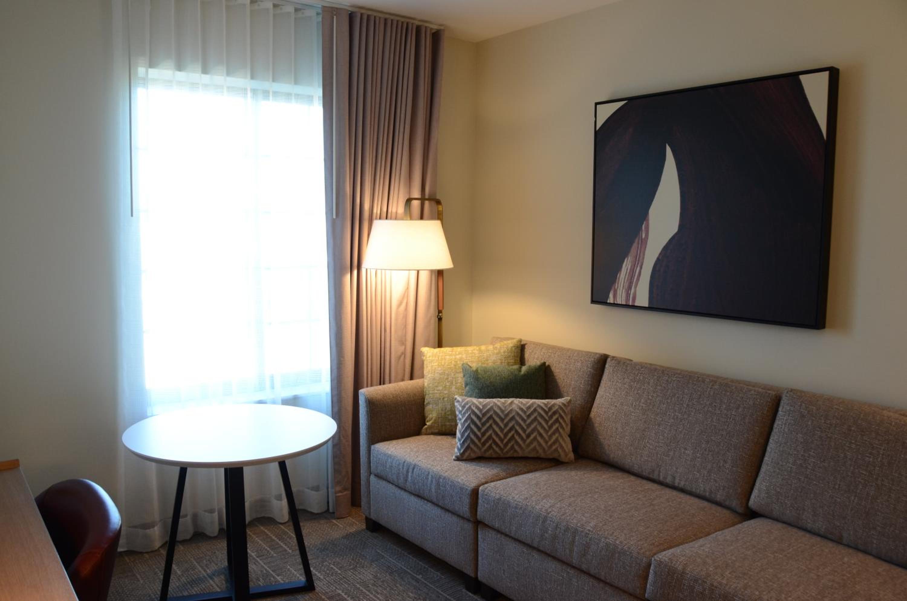 One Bedroom King Suite with Shower - Non-Smoking photo 2