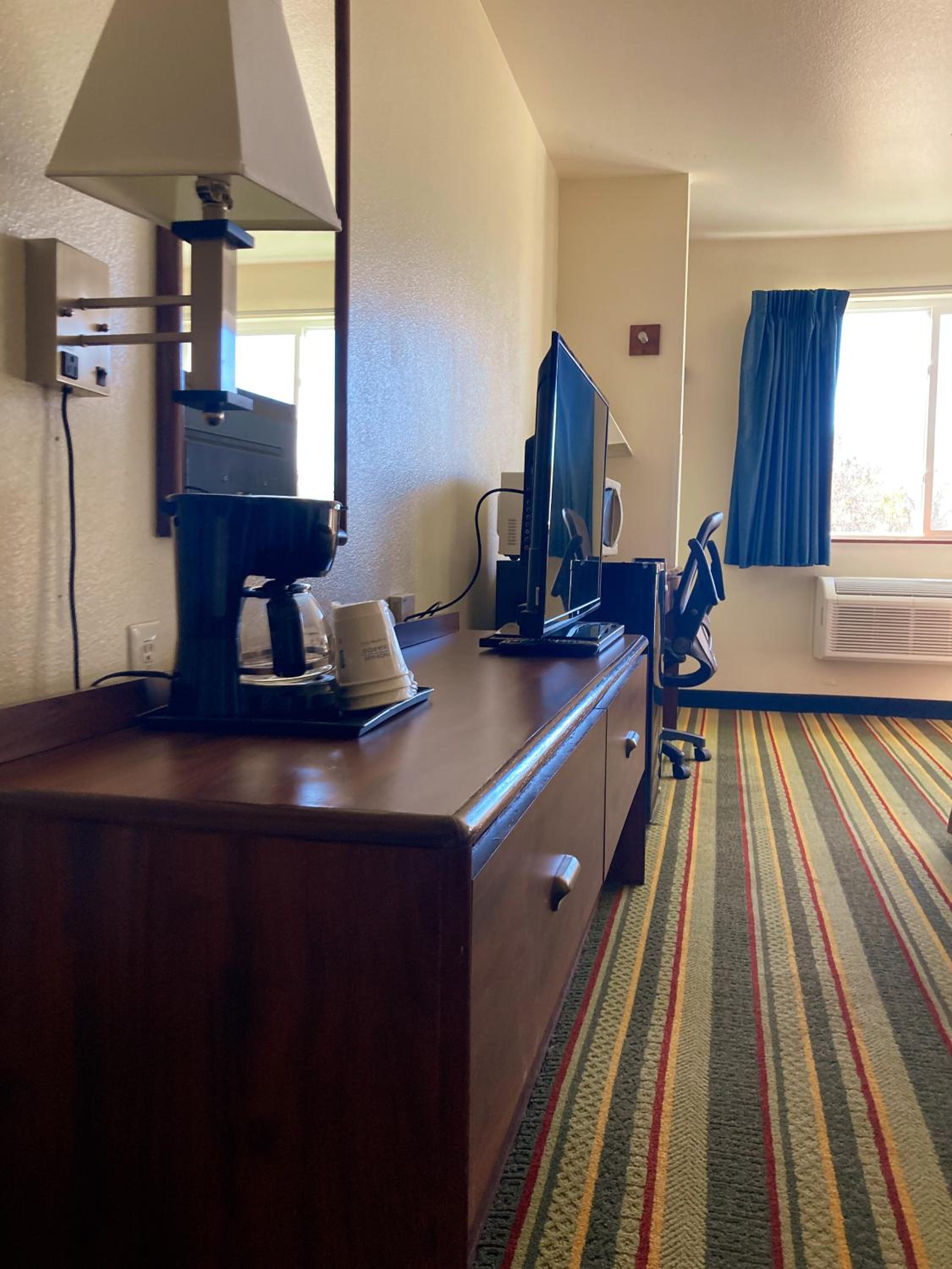 Queen Room - Mobility Access/Non-Smoking - Photo 1
