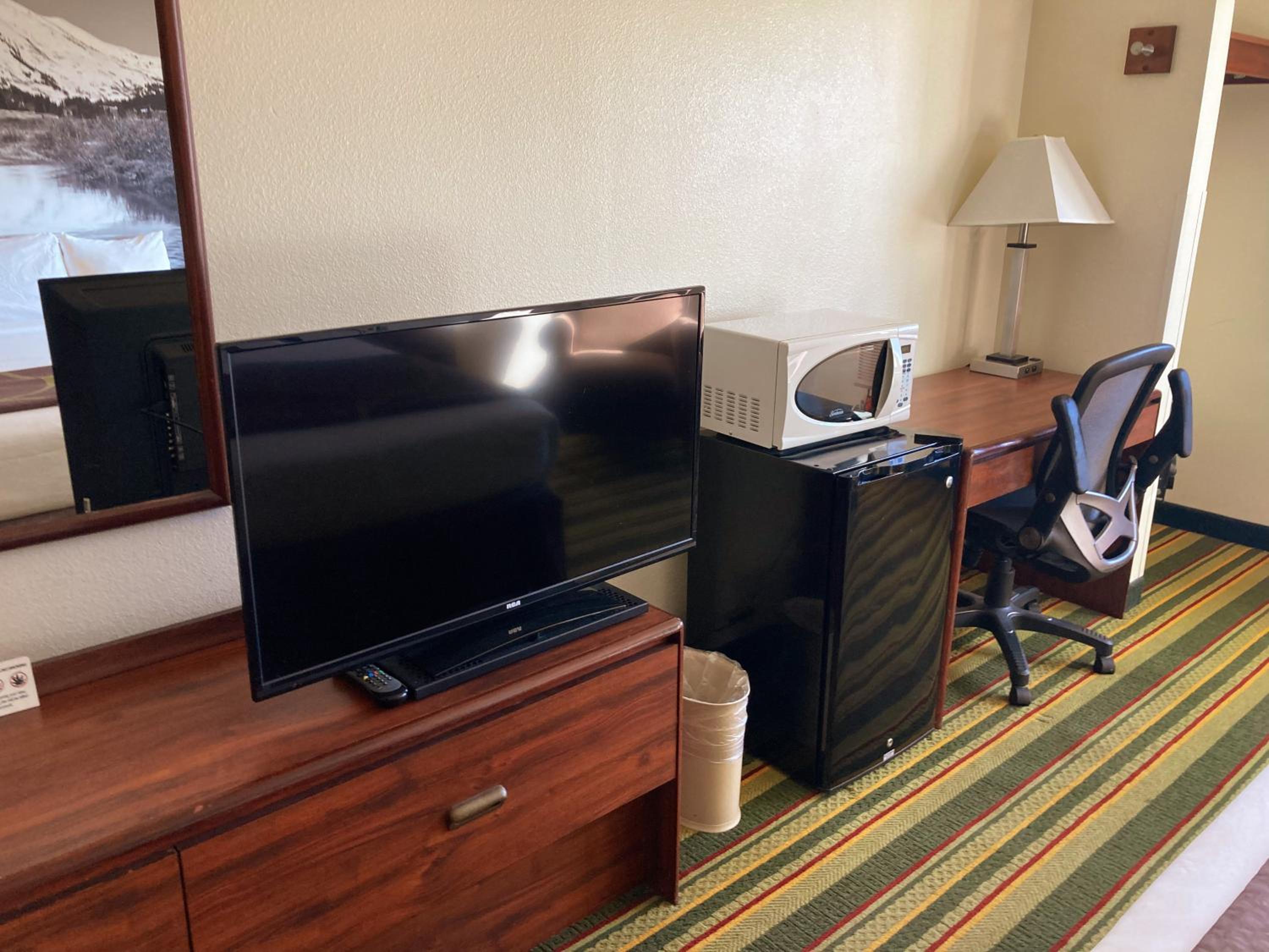 Queen Room - Mobility Access/Non-Smoking - Photo 8