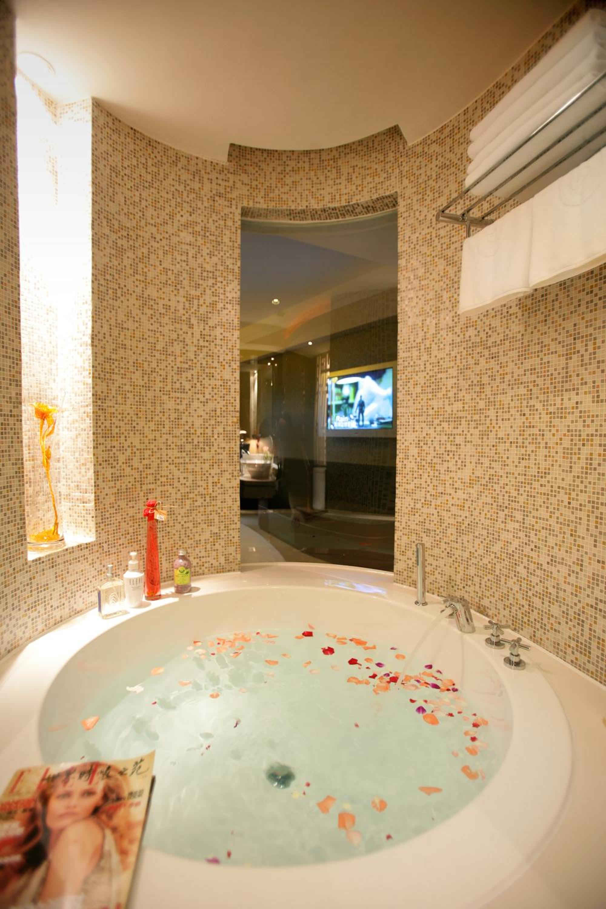Budget Double Room - Photo 5