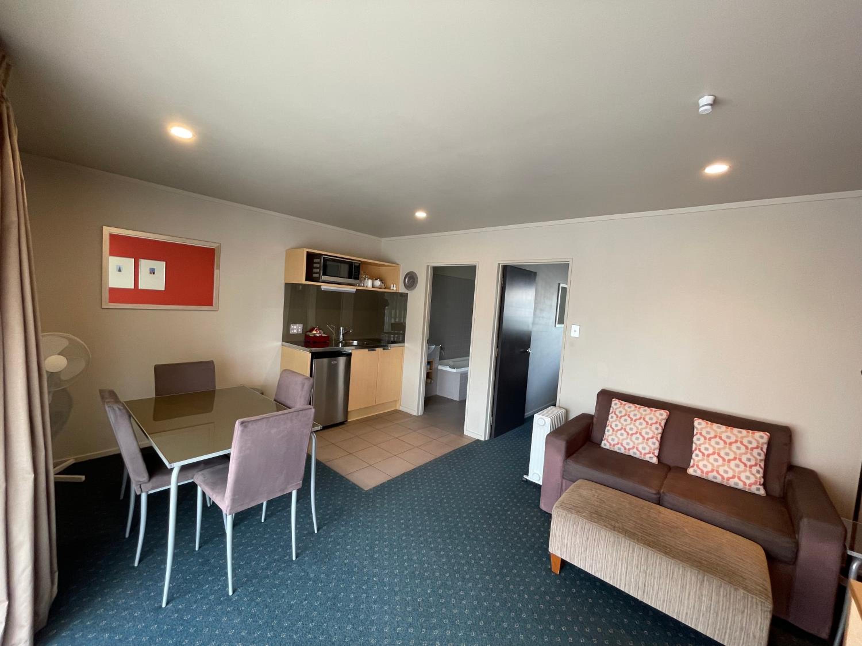 One-Bedroom Suite photo 2