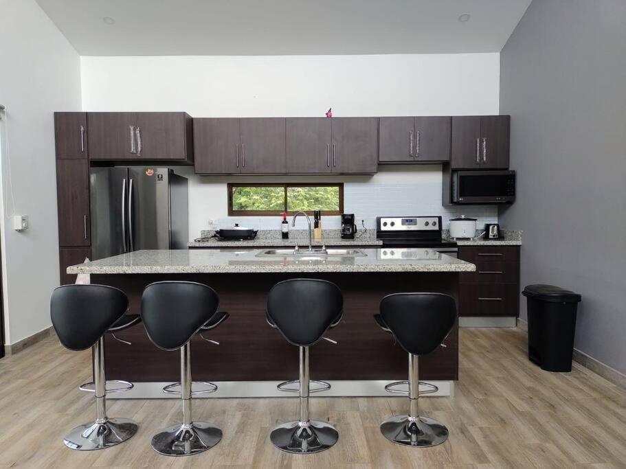 Three-Bedroom House photo 3
