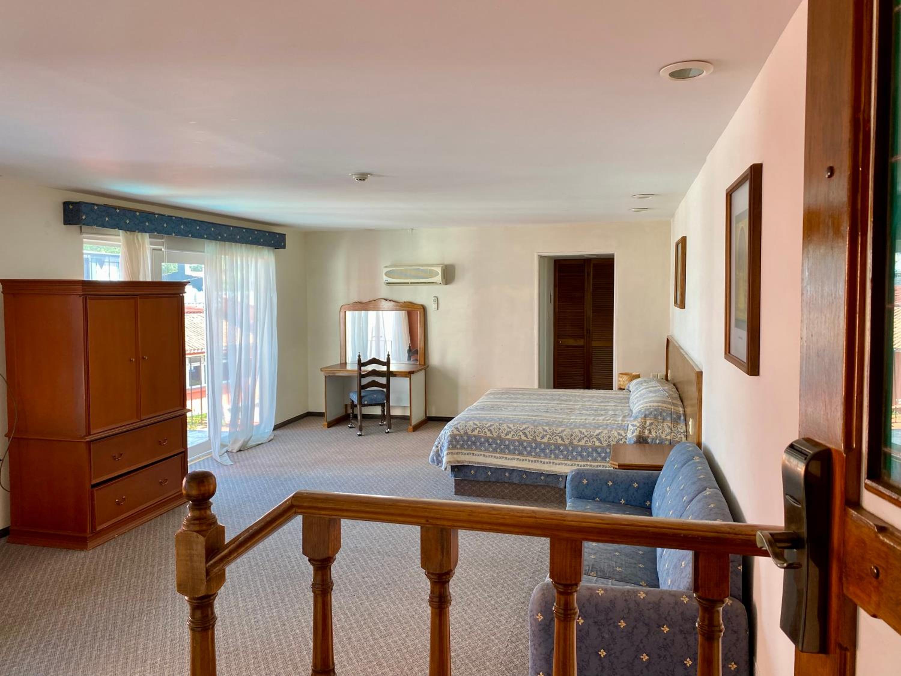 King Room with Balcony - Photo 1
