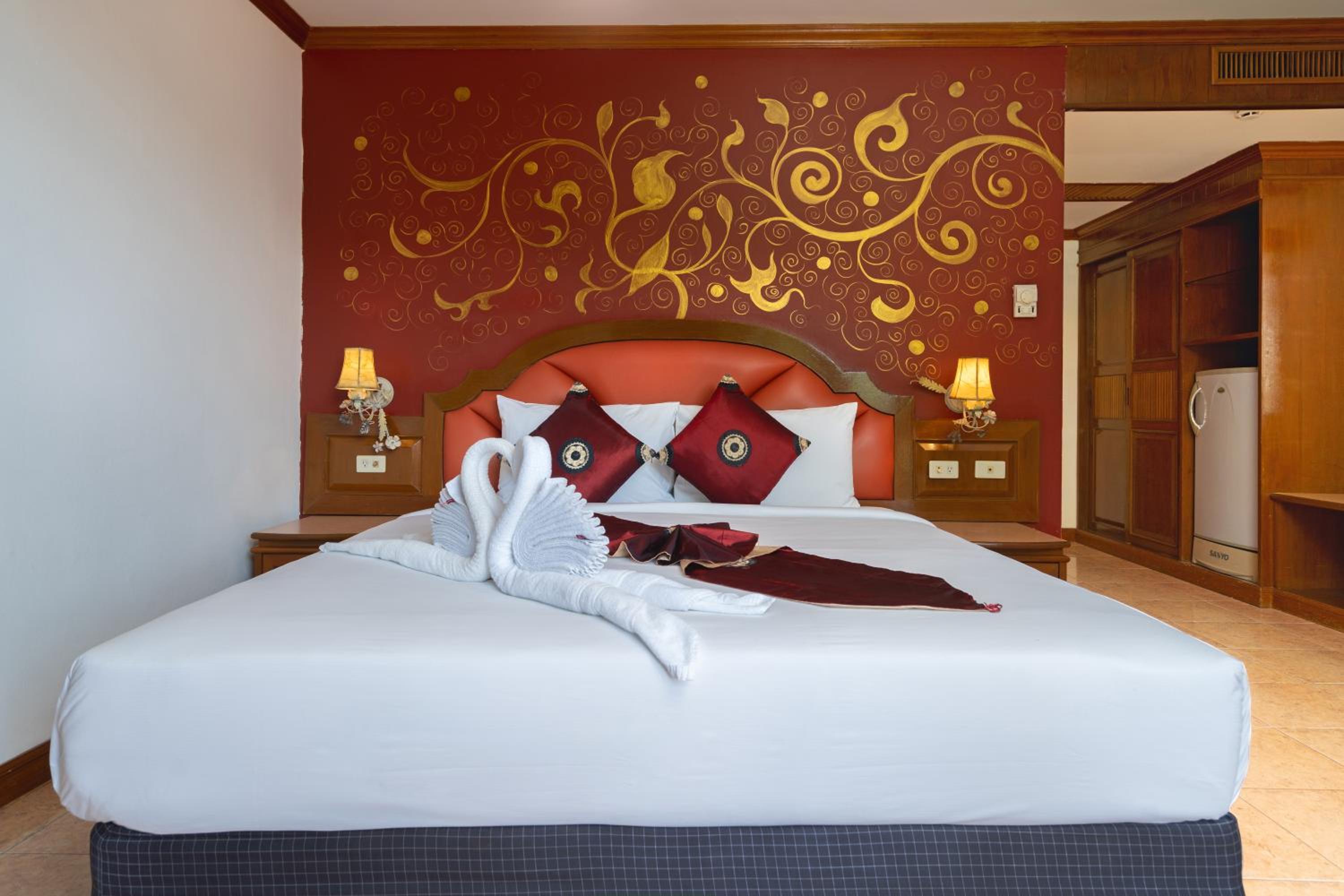 Deluxe Double Room - Photo 11