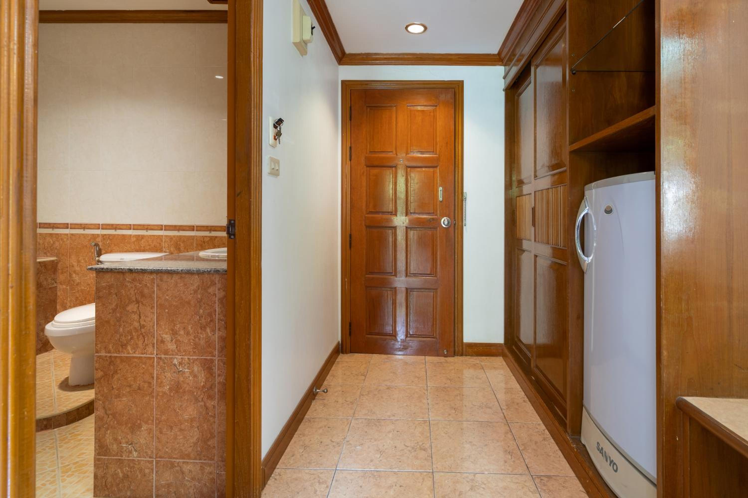 Superior King Room - Photo 16