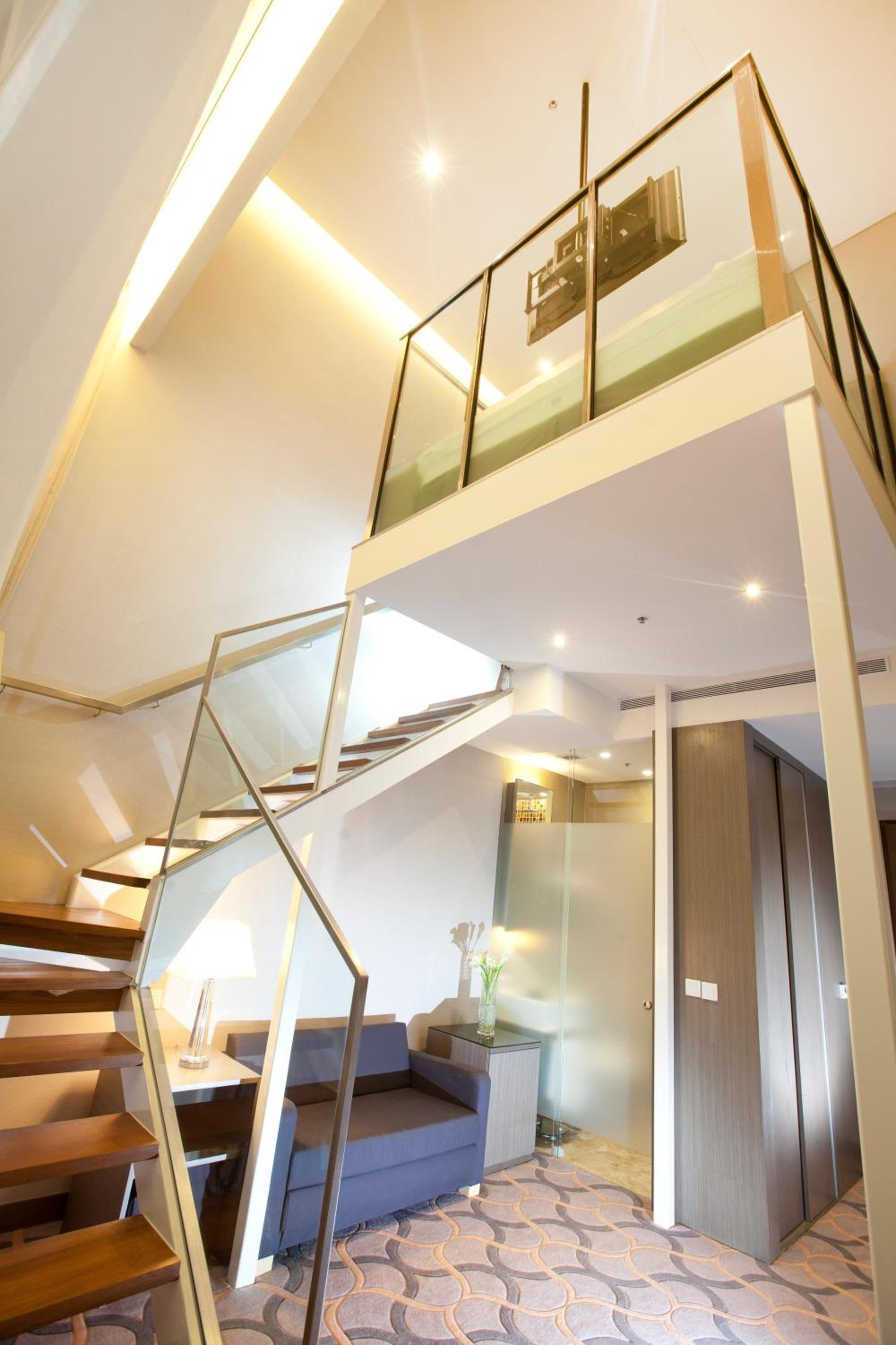 Loft Room King